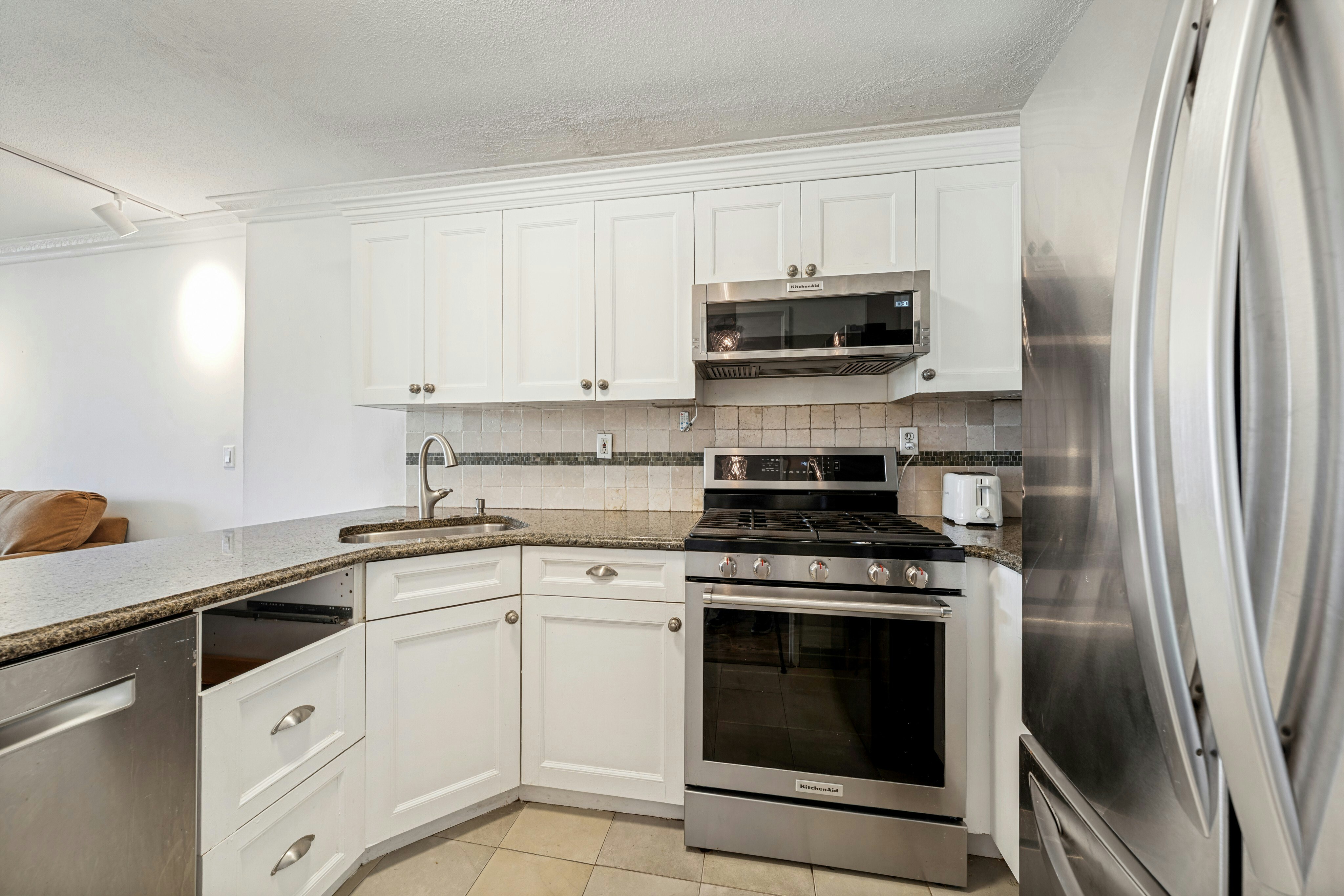 2200 North Central Road #6U