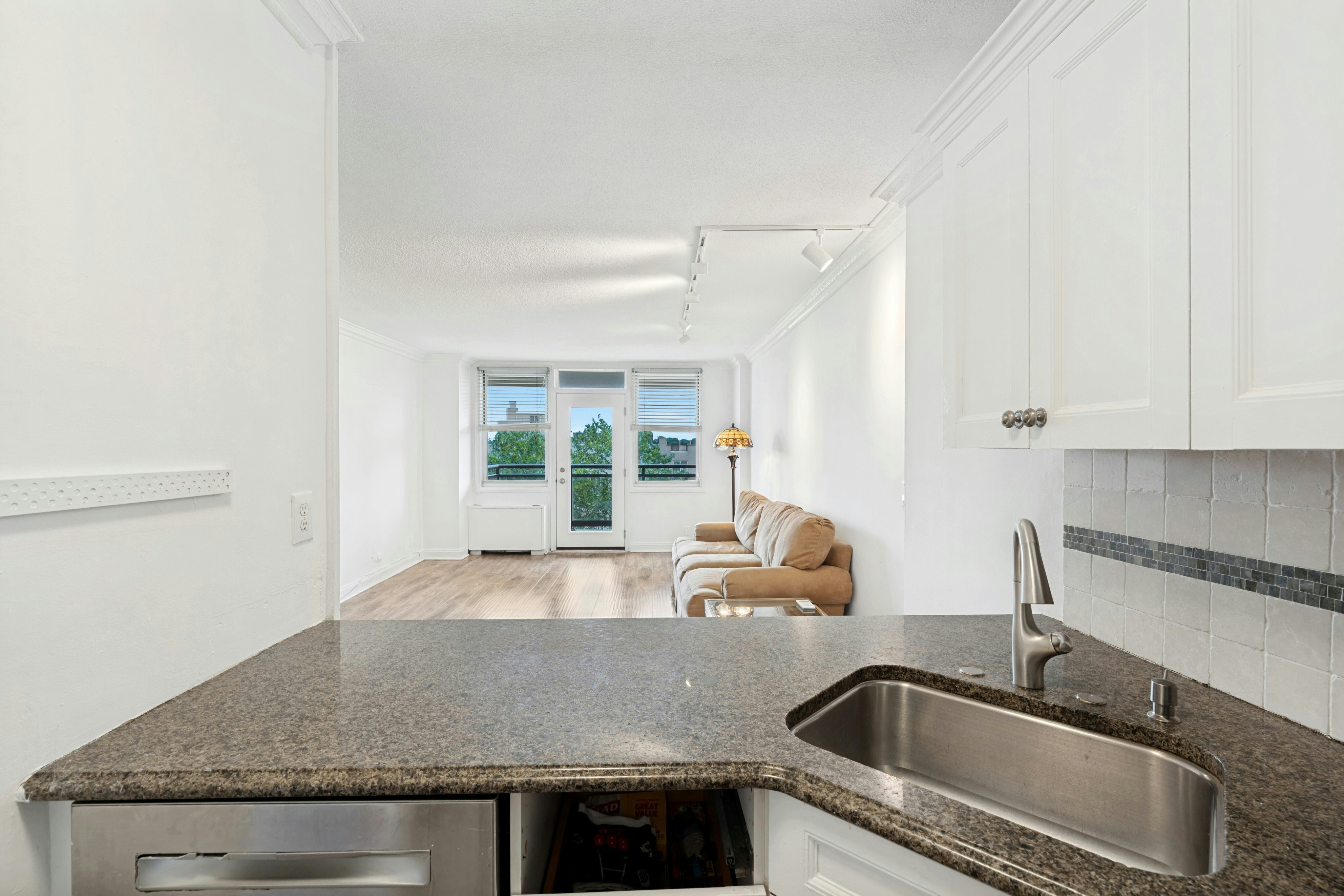 2200 North Central Road #6U
