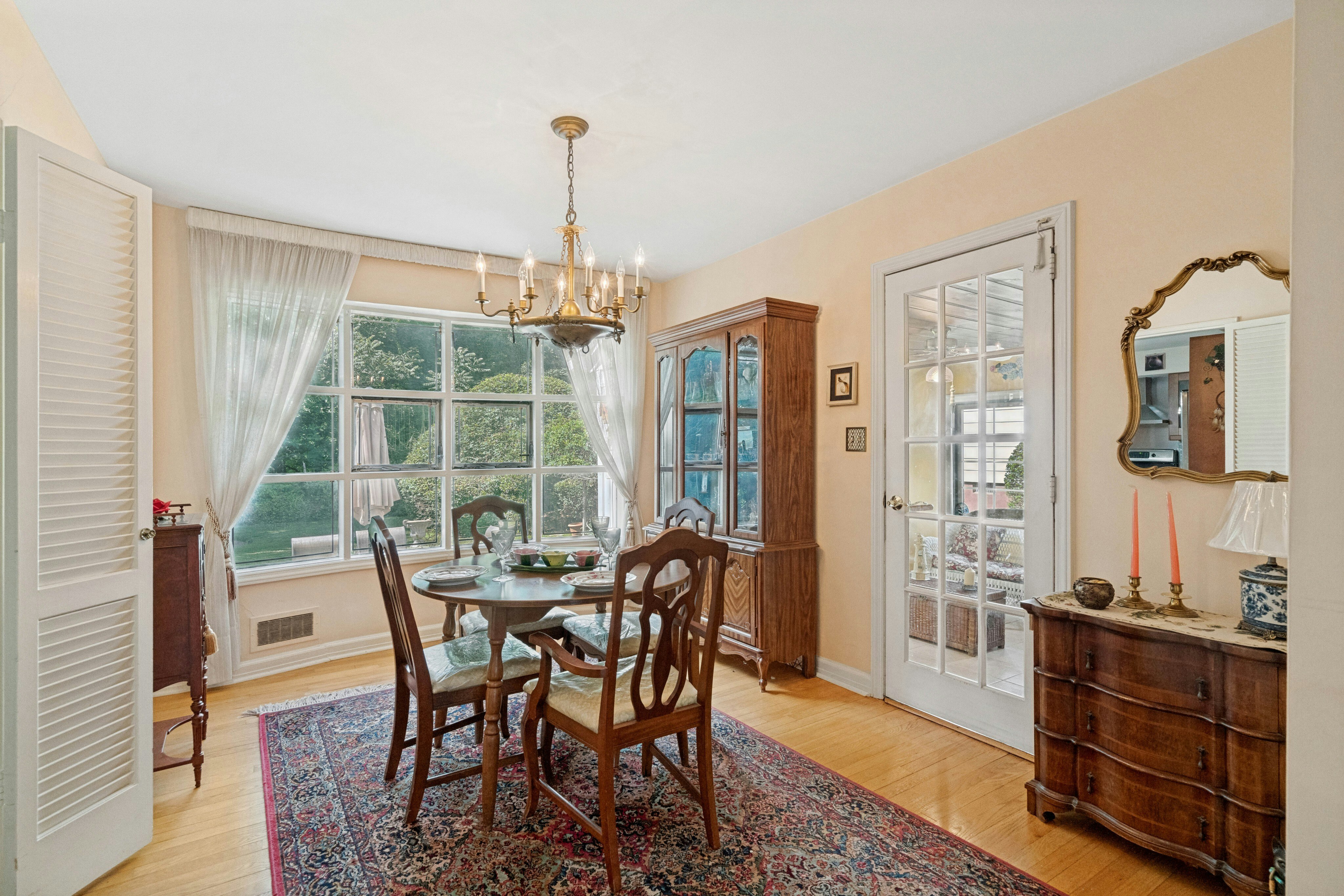 10-01 Plymouth Drive 