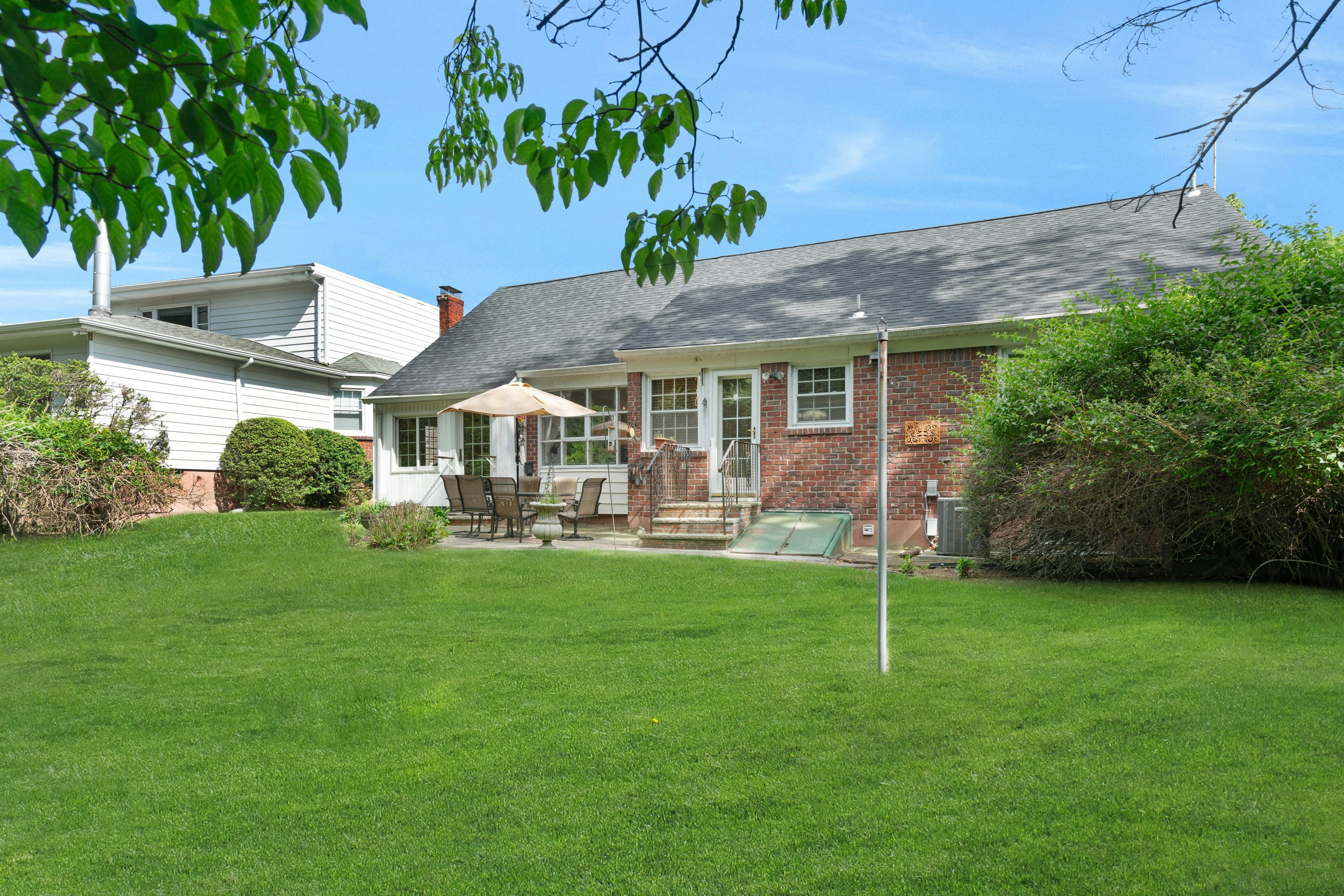 10-01 Plymouth Drive 