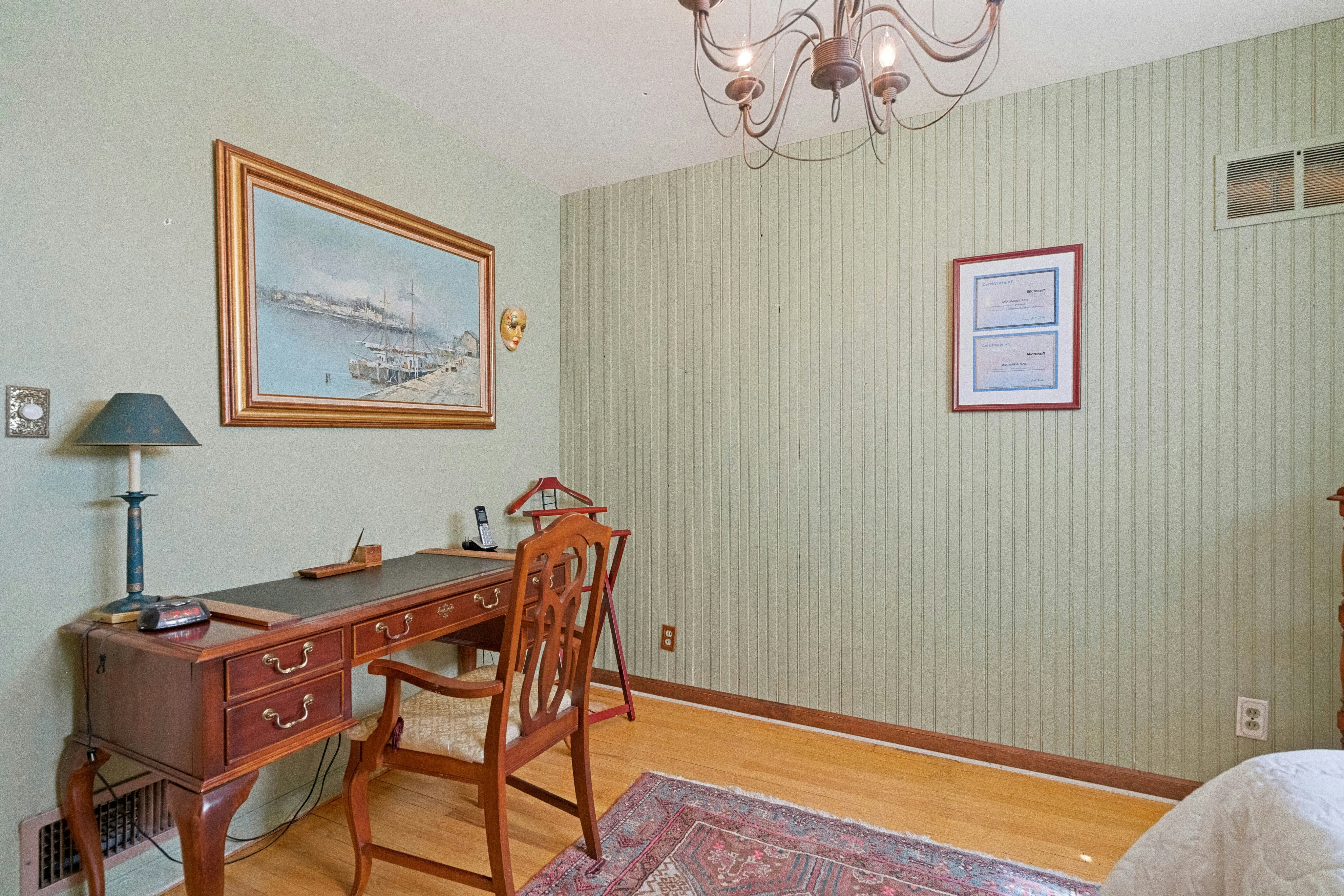 10-01 Plymouth Drive 