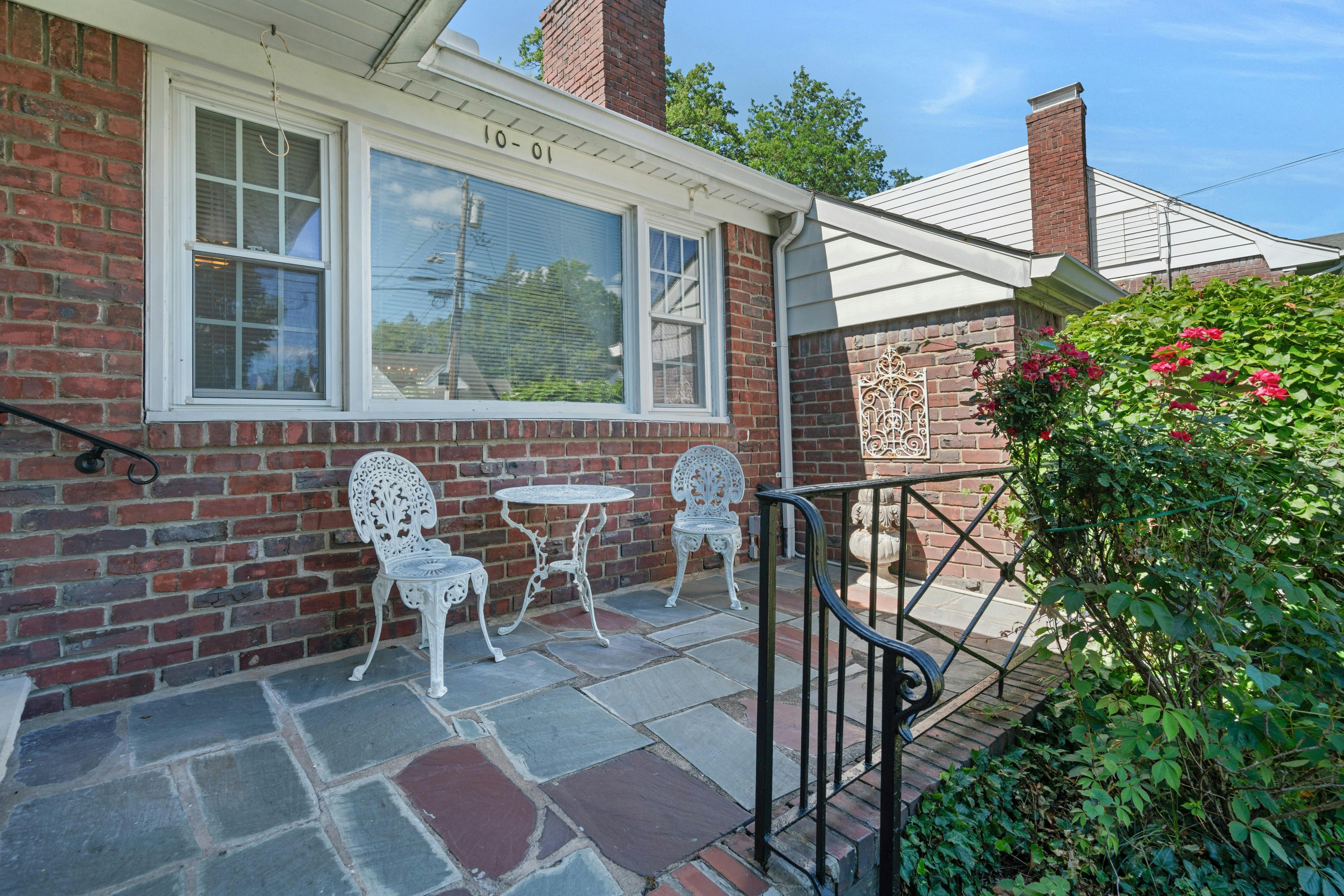 10-01 Plymouth Drive 