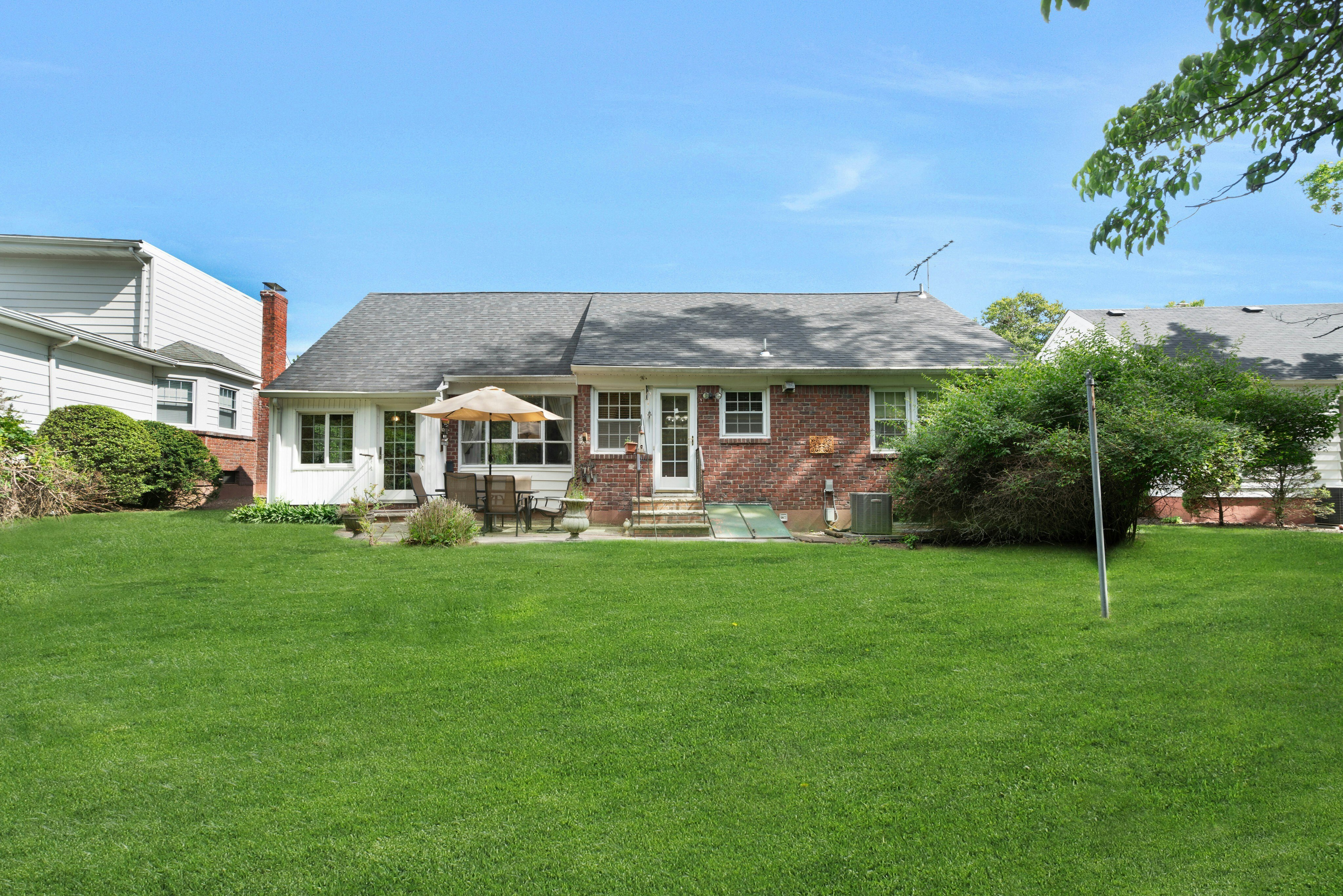 10-01 Plymouth Drive 