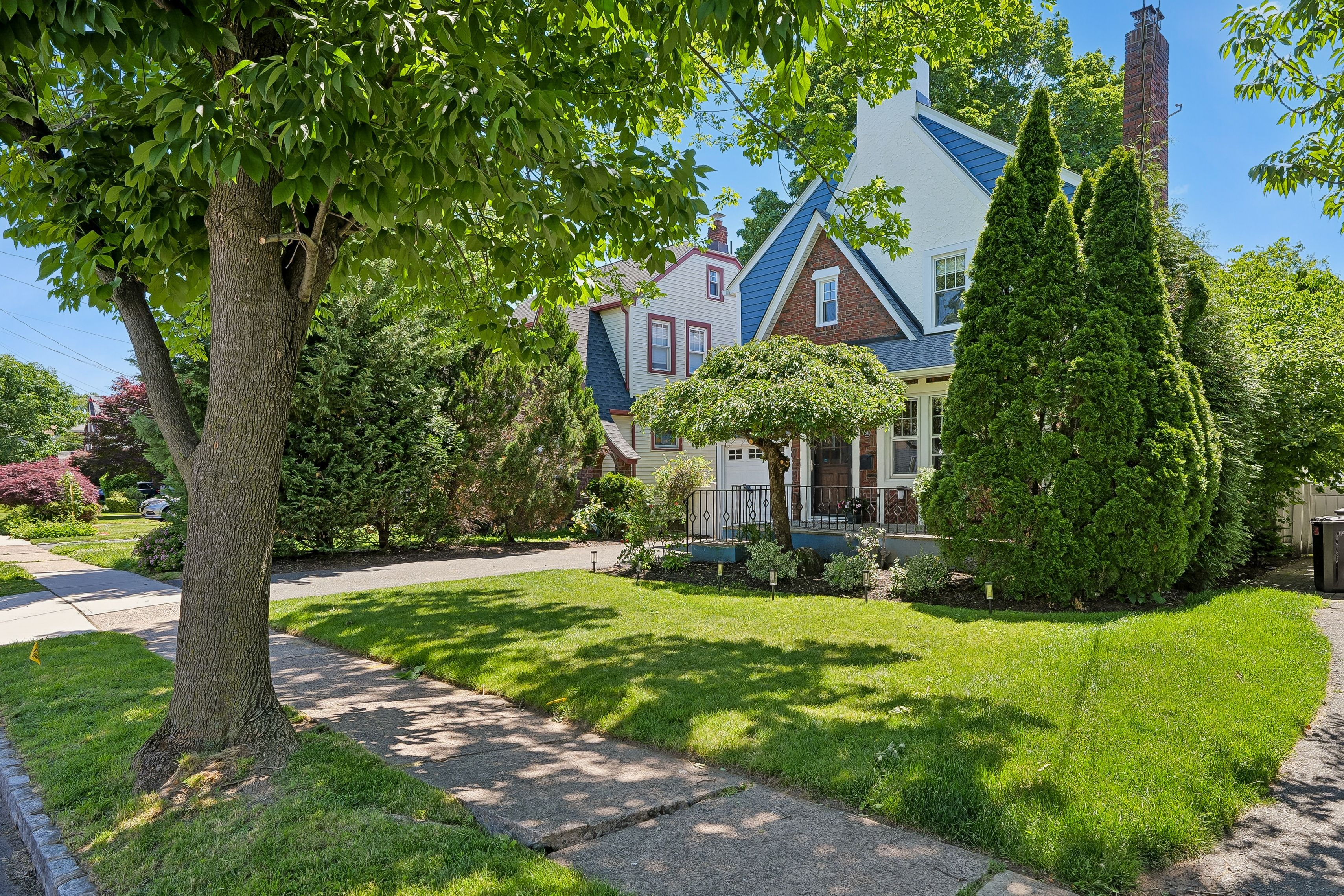 54 Mountain Avenue 