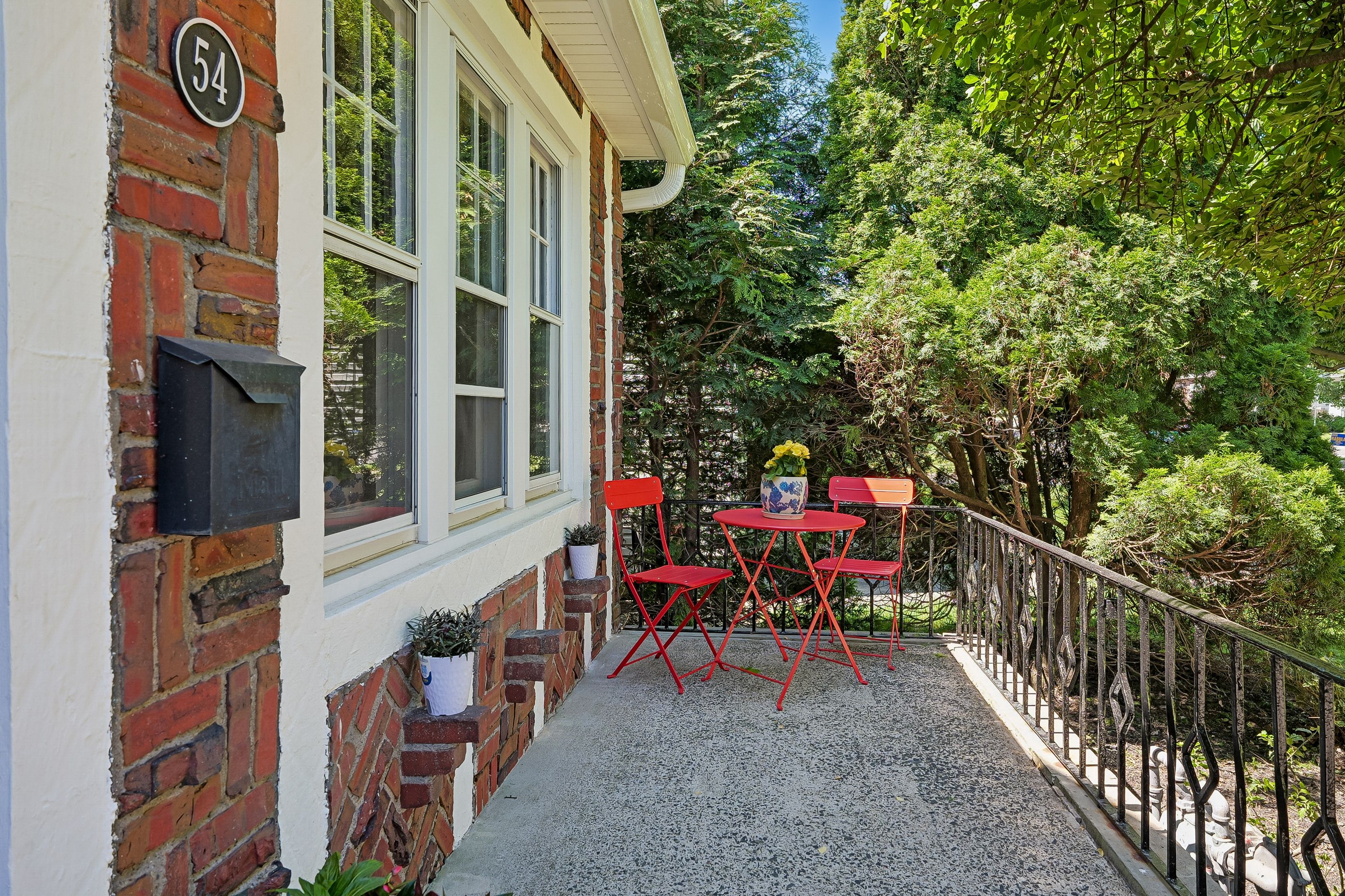 54 Mountain Avenue 