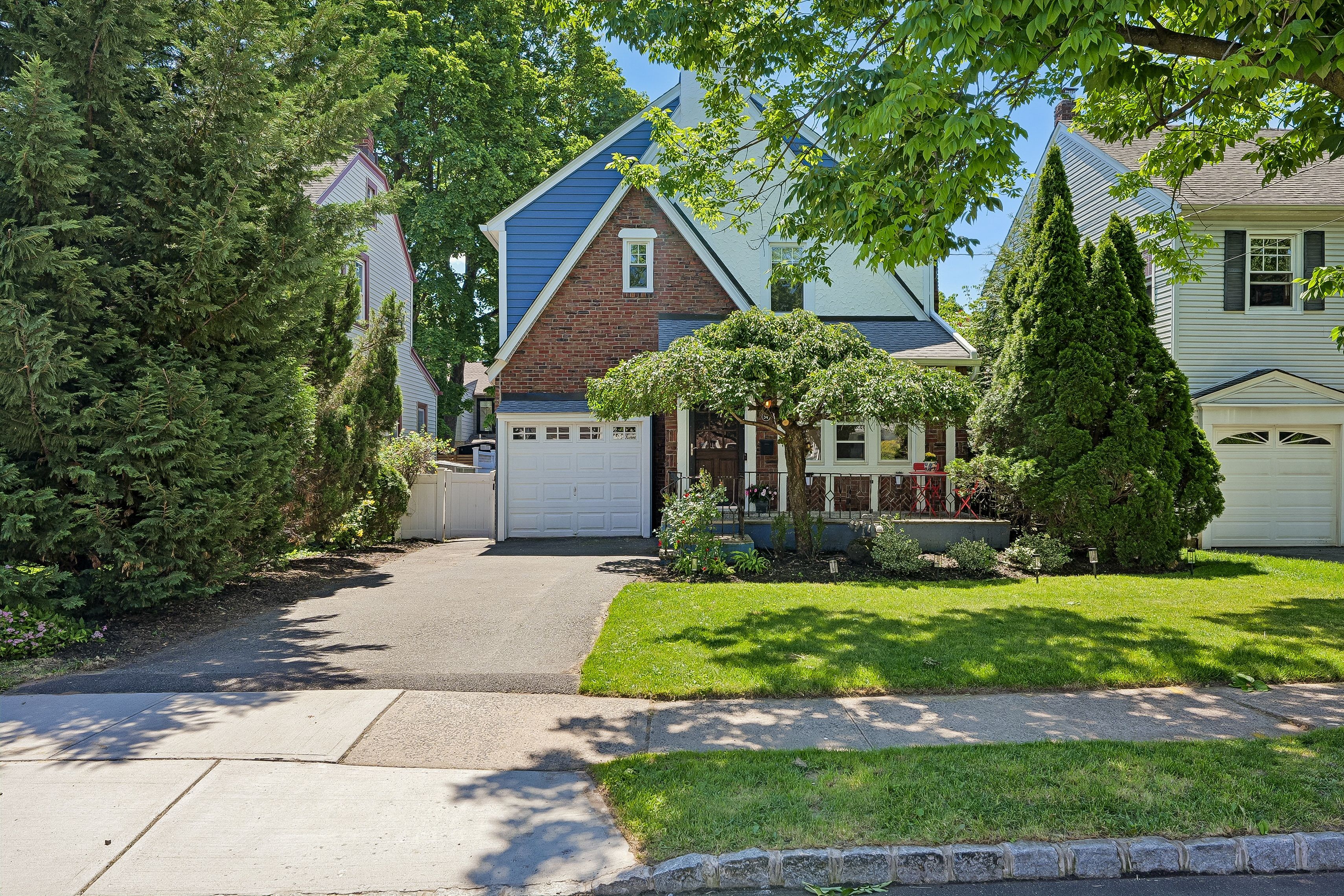 54 Mountain Avenue 