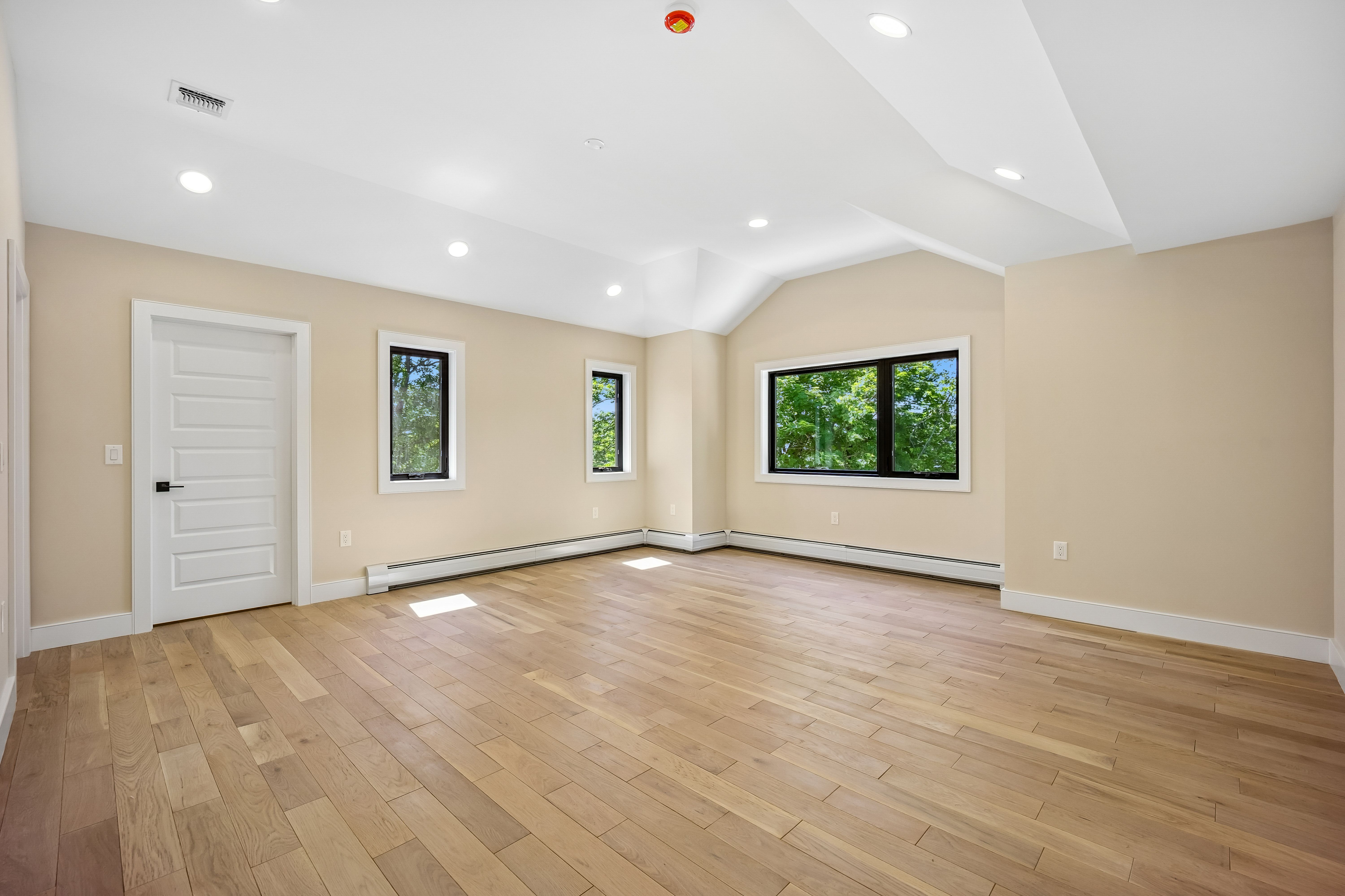 33 Lincoln Avenue 