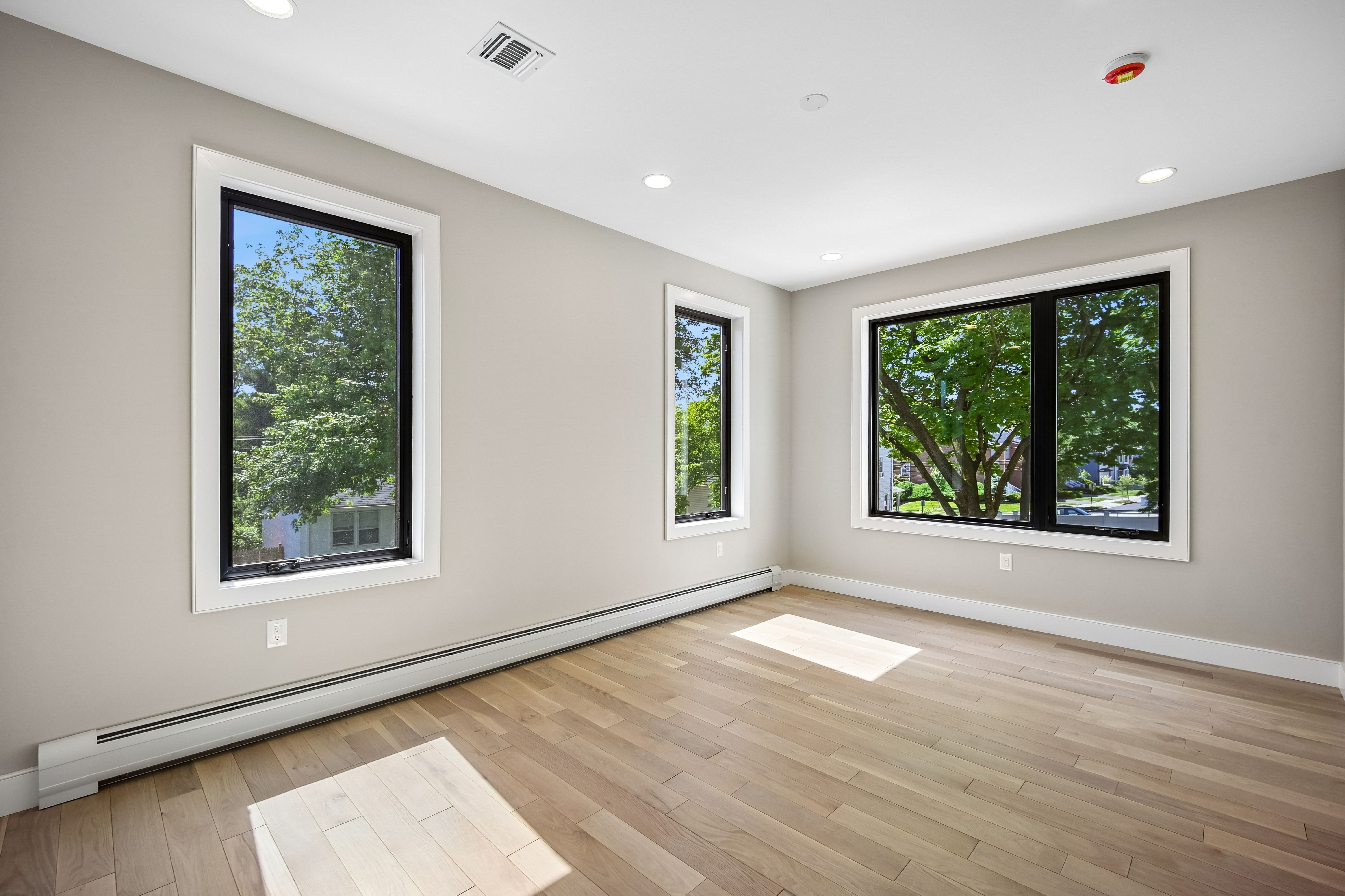 33 Lincoln Avenue 