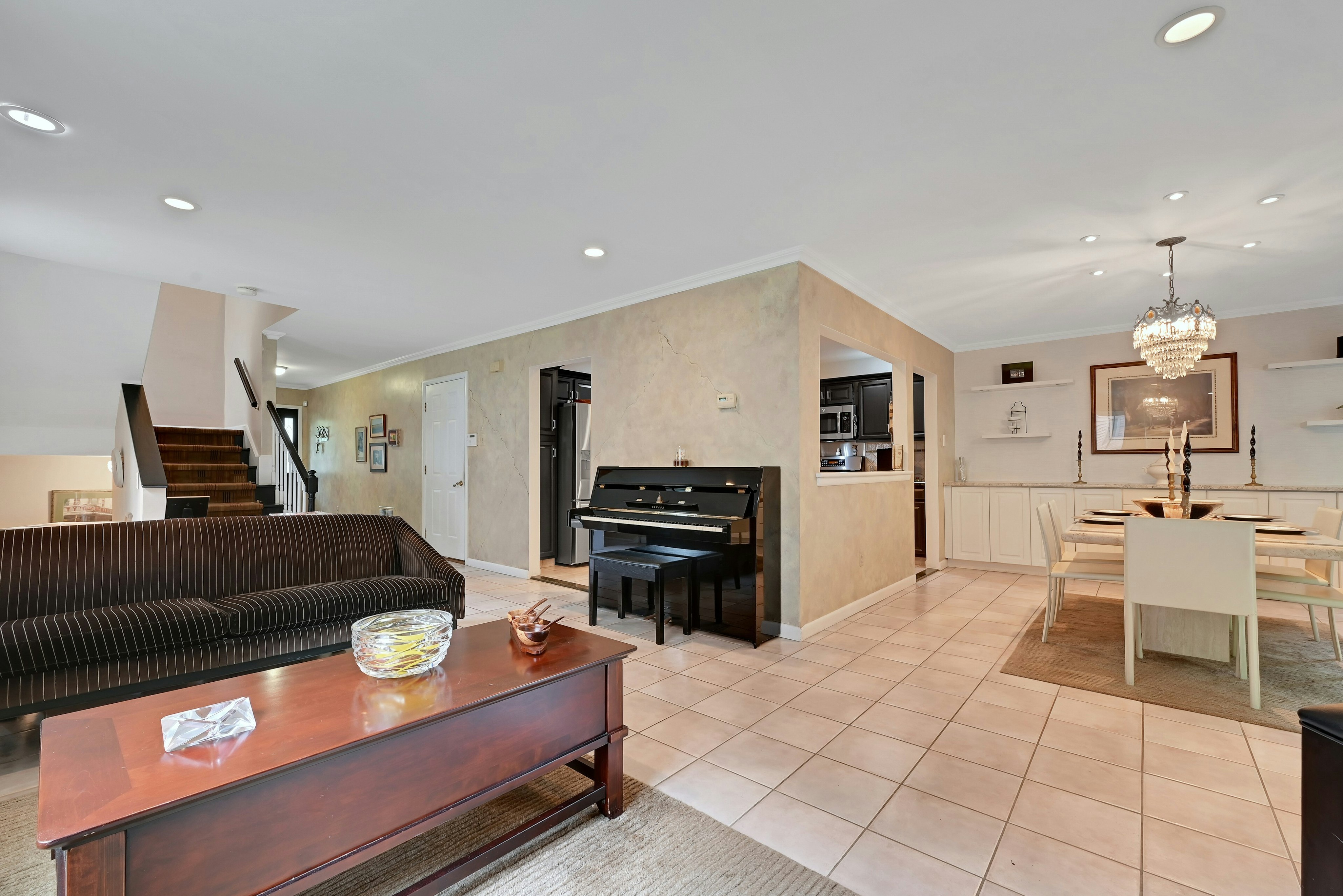 211 Yorktowne Court #211F 