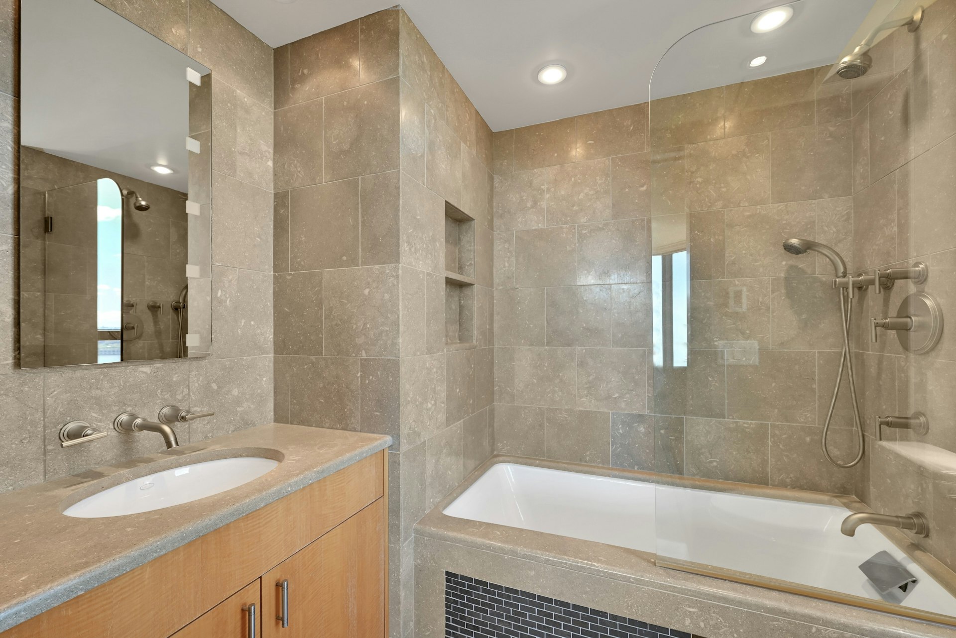 800 Palisade Avenue Unit 901 