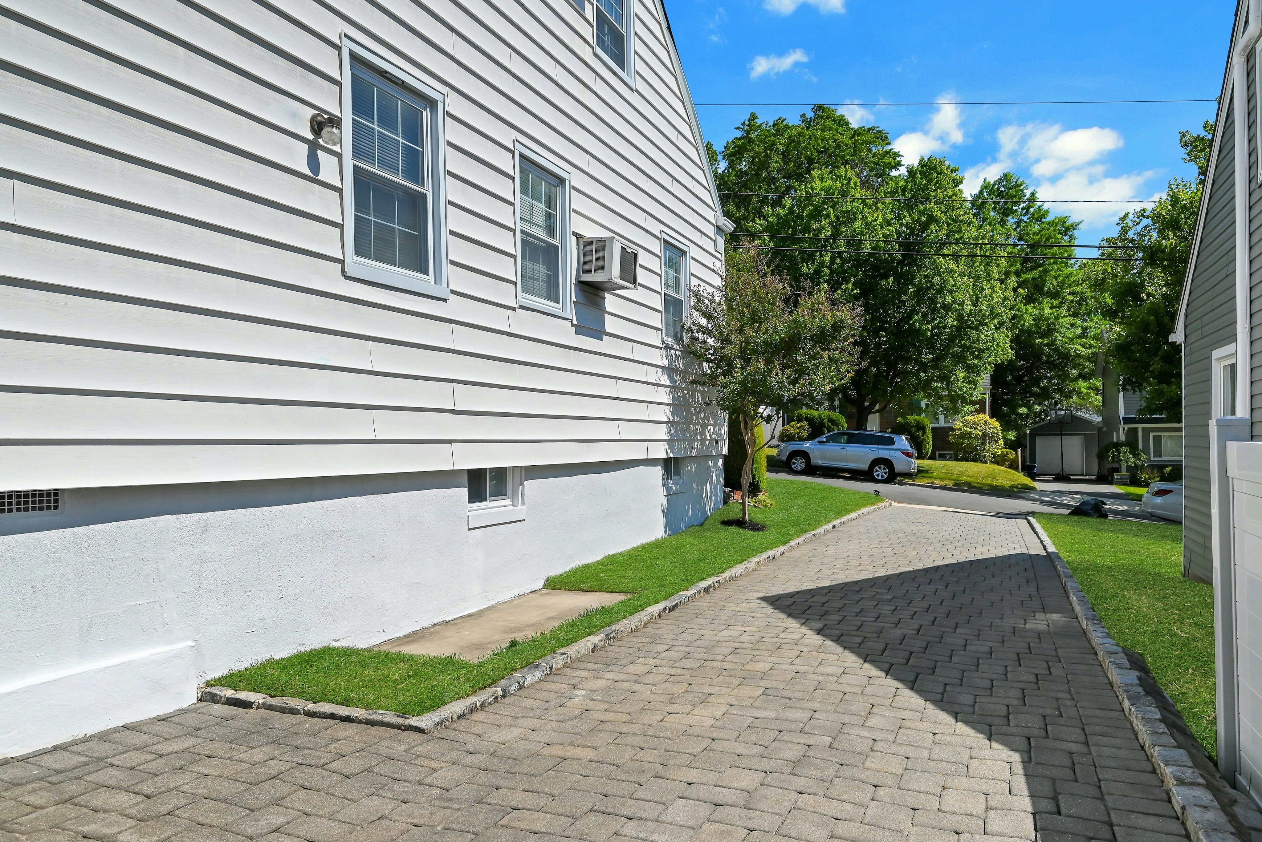 85 Edison Street 