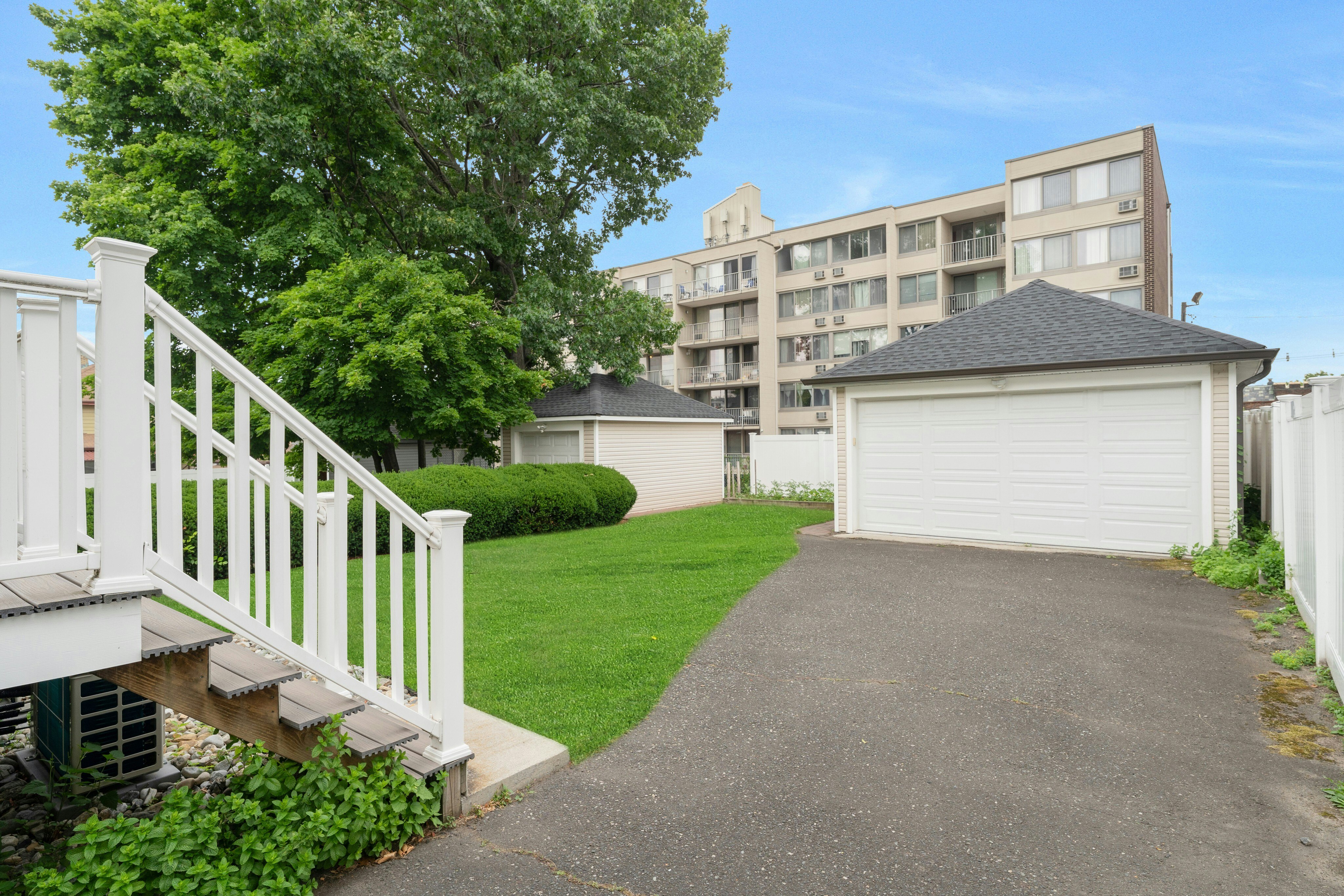 520 Dewey Avenue 