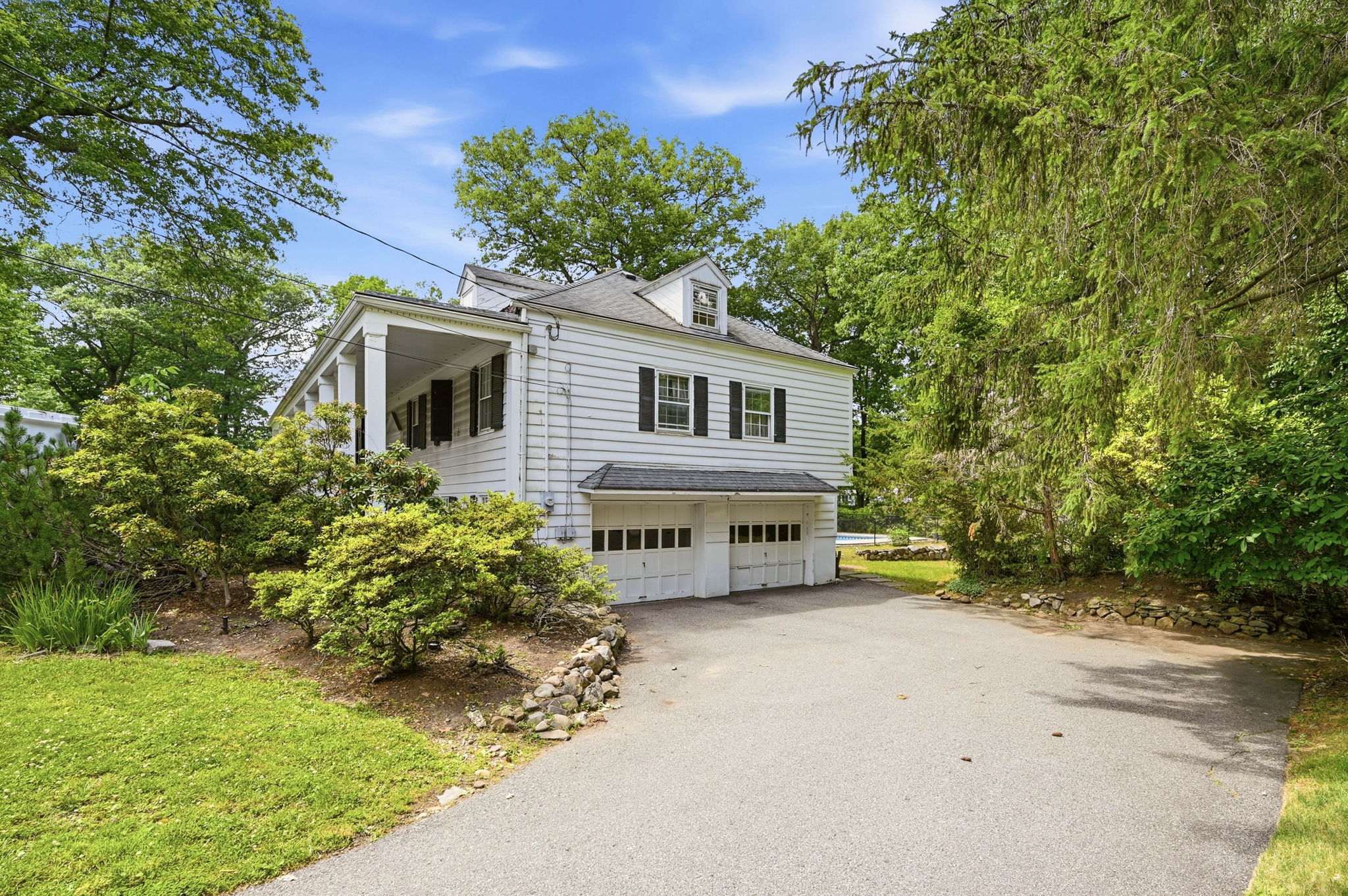 376 Lakeview Drive 