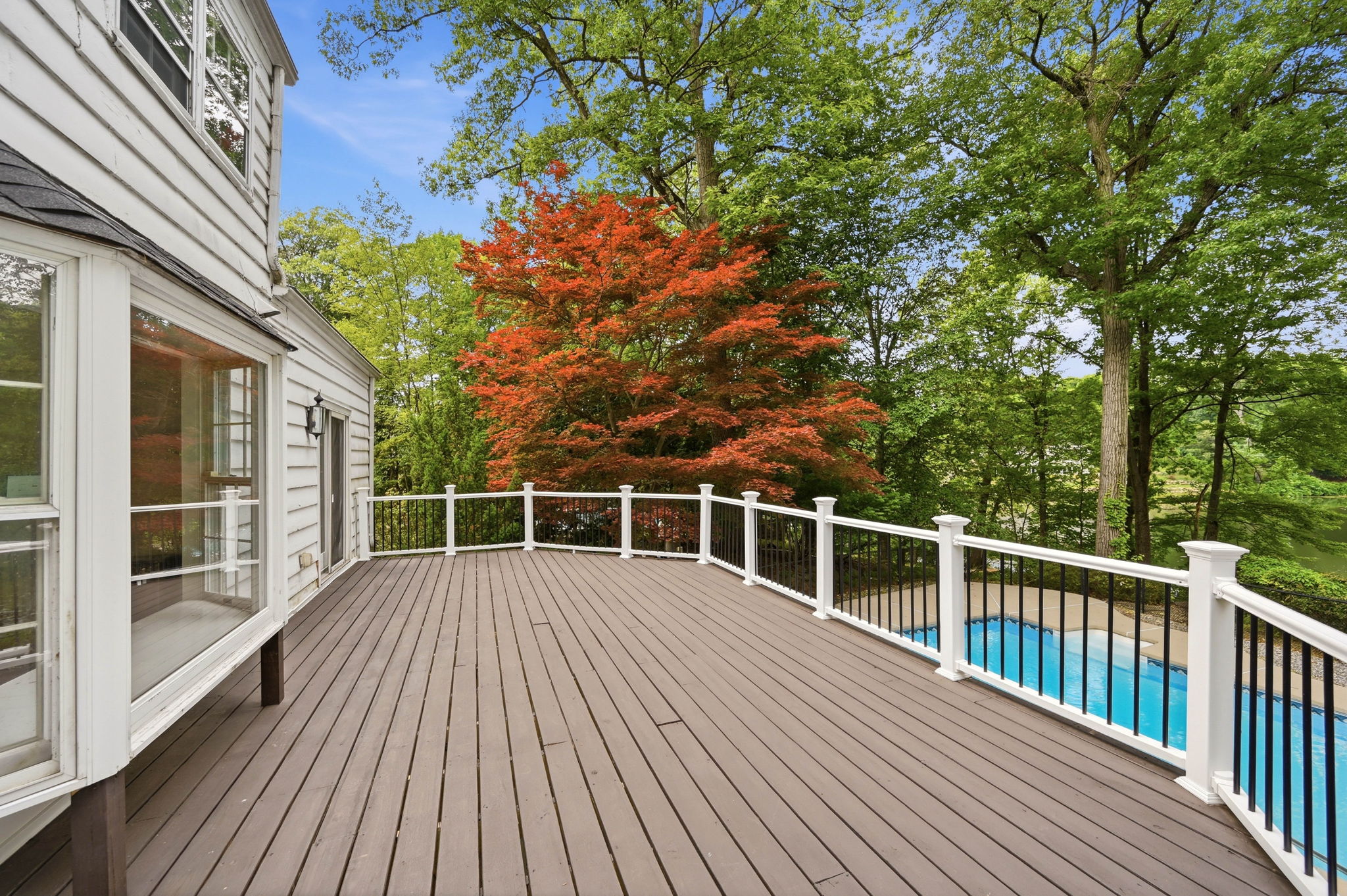 376 Lakeview Drive 