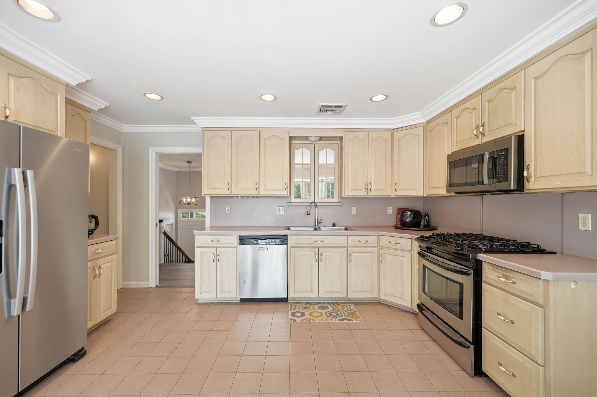 376 Lakeview Drive 