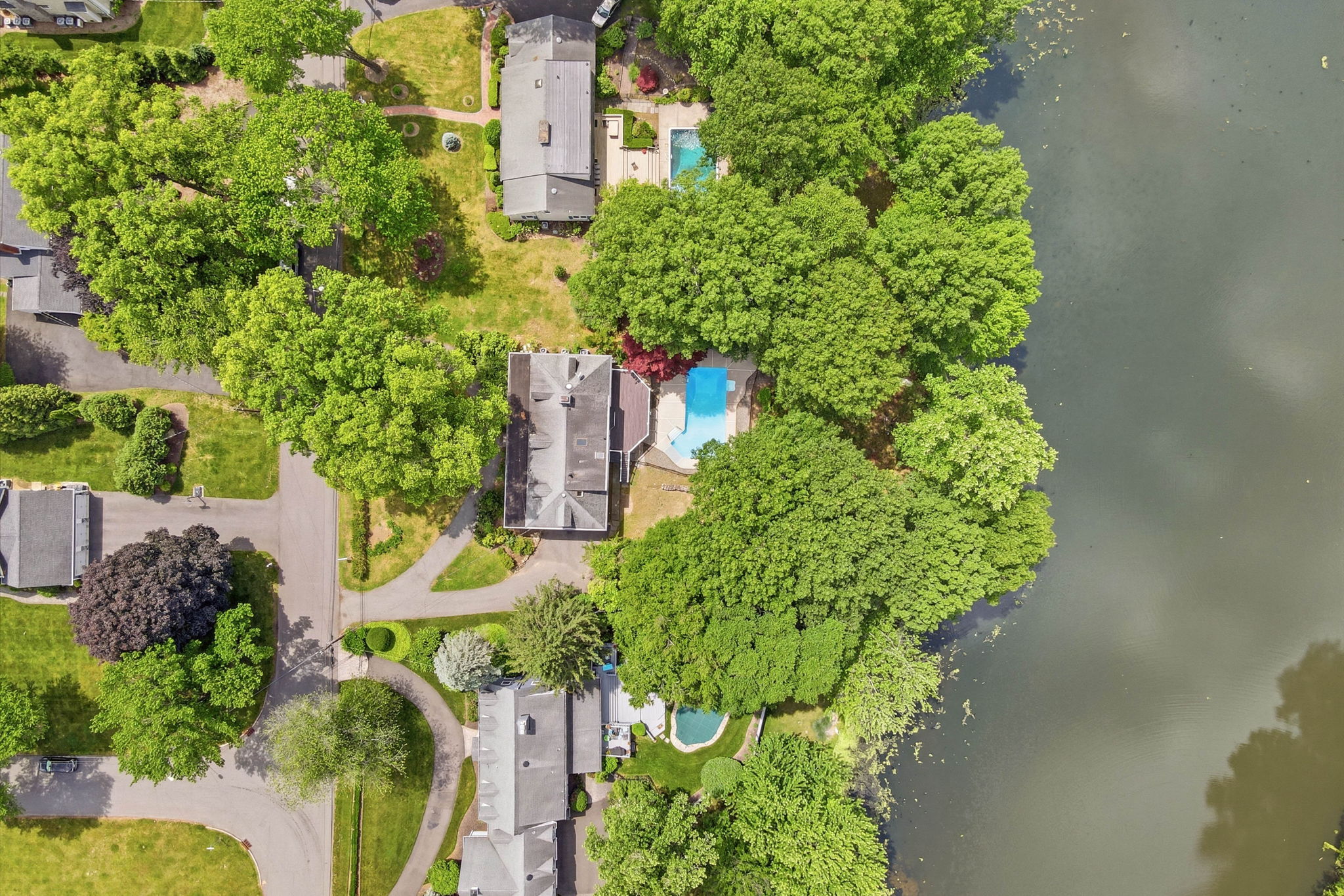 376 Lakeview Drive 