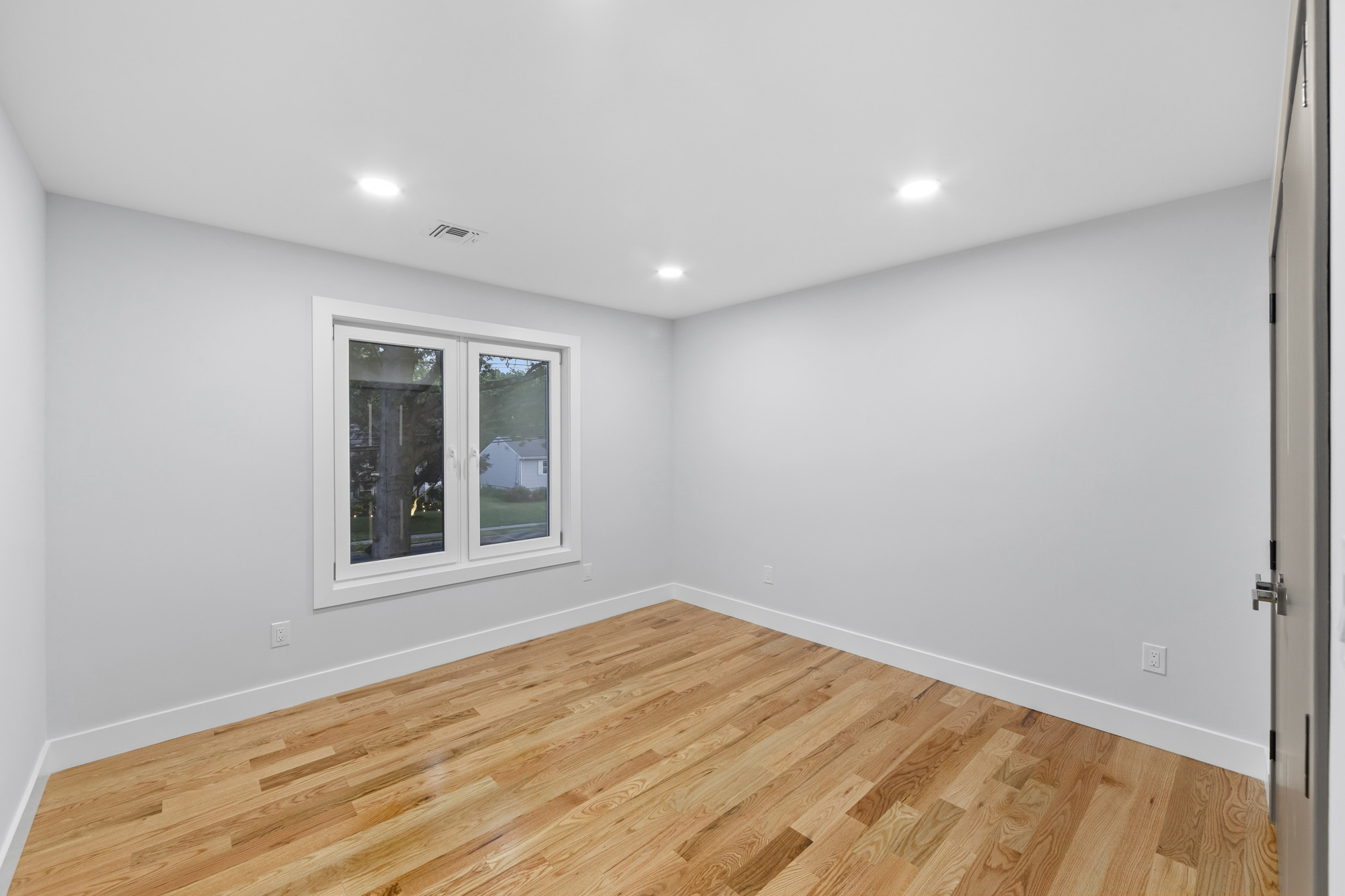 31-07 Morlot Avenue