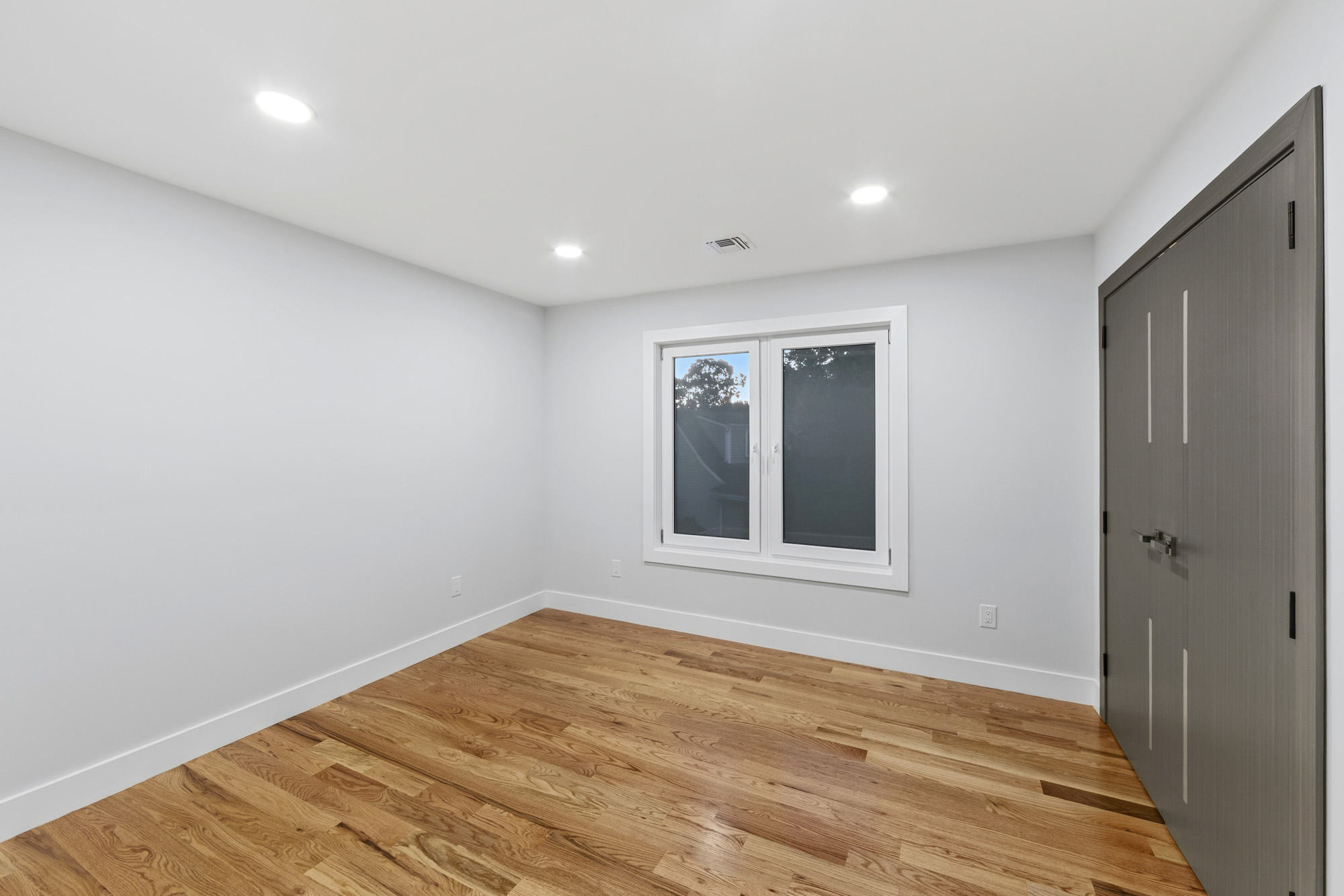 31-07 Morlot Avenue
