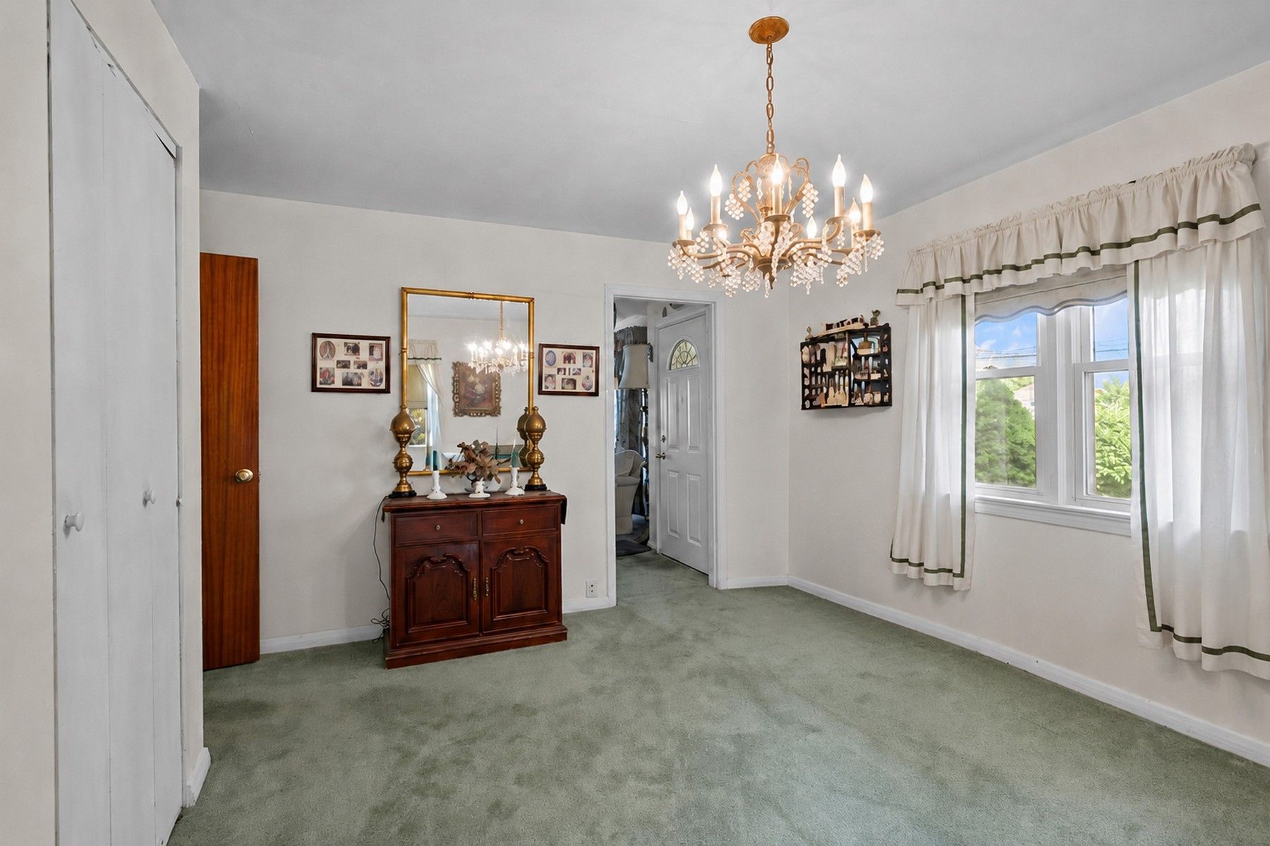 262 Linden Place 