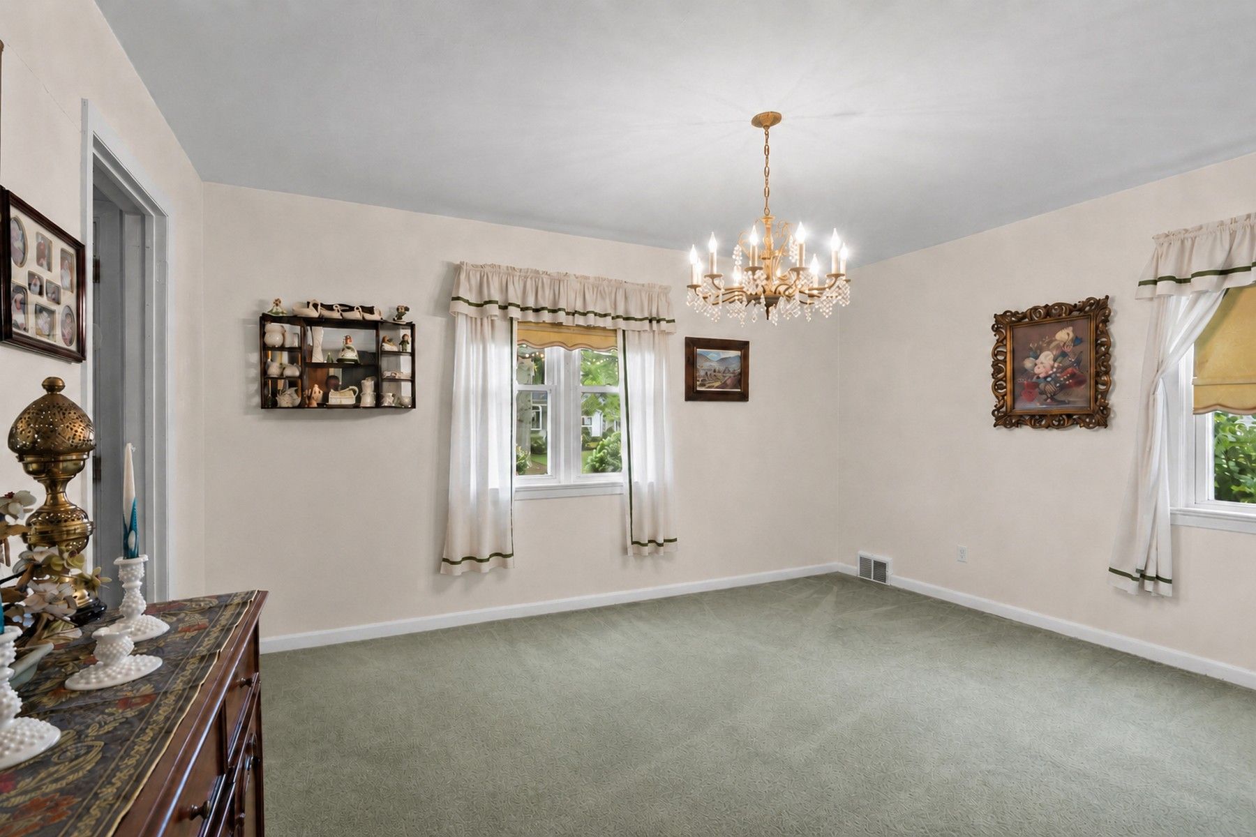 262 Linden Place 