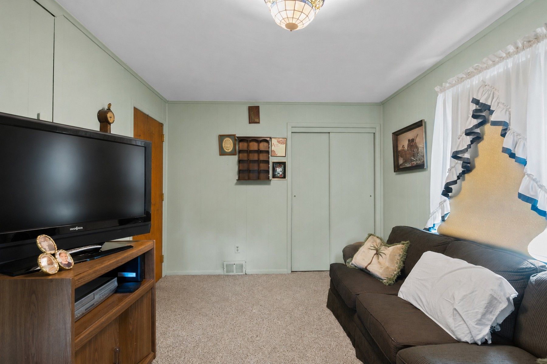 262 Linden Place 