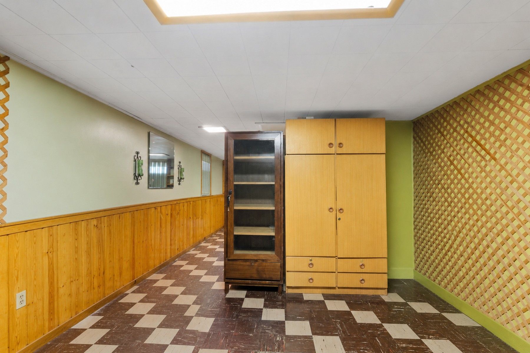 262 Linden Place 