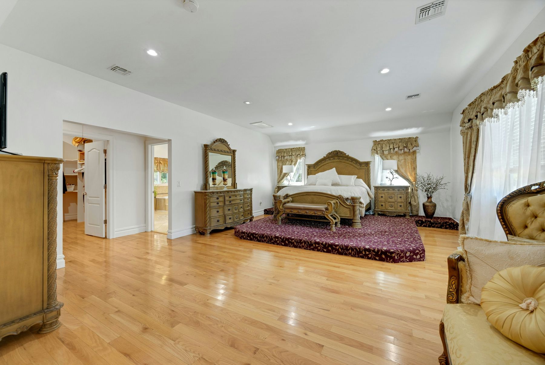 252 Mabel Place 