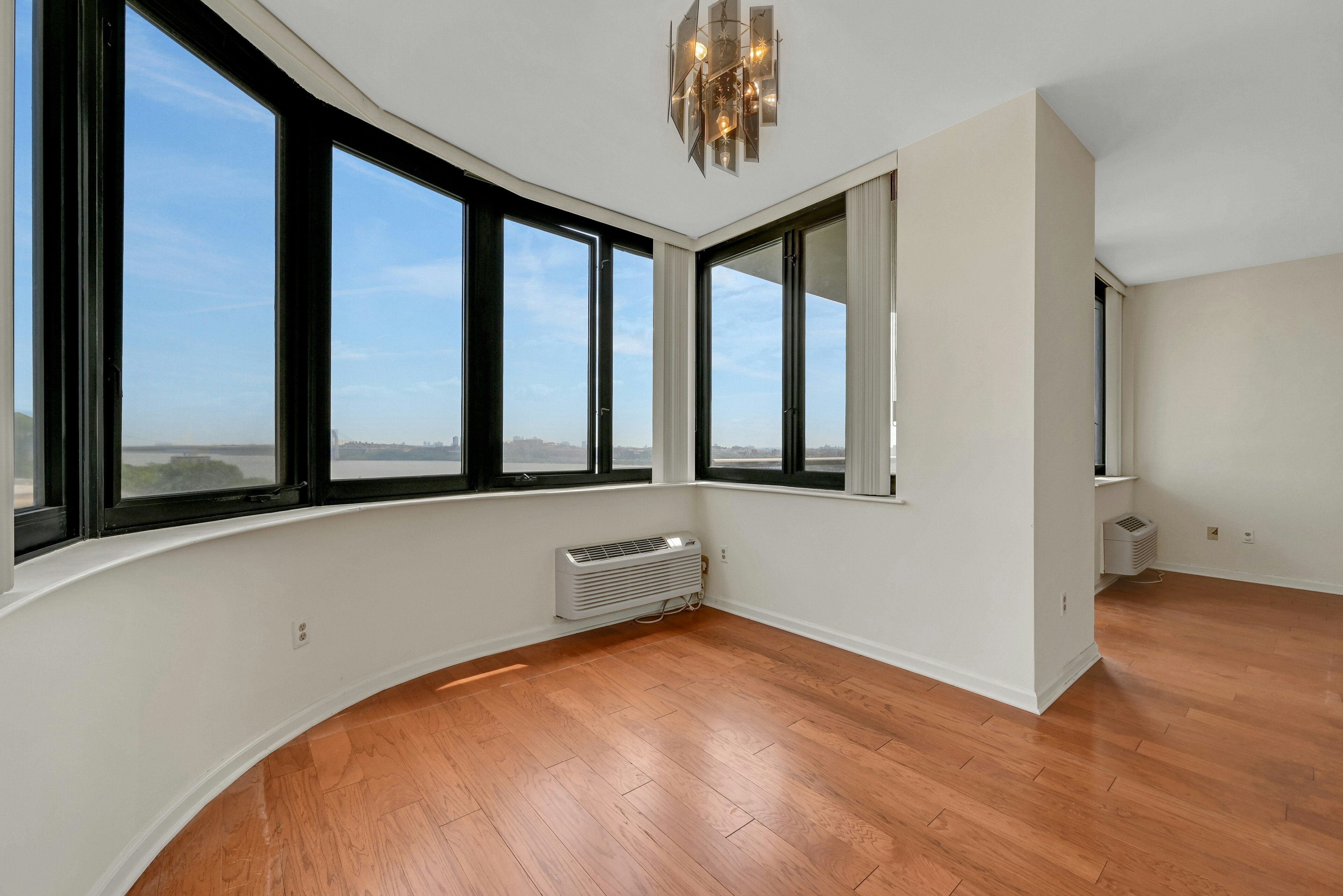 100 Carlyle Drive 5L-N