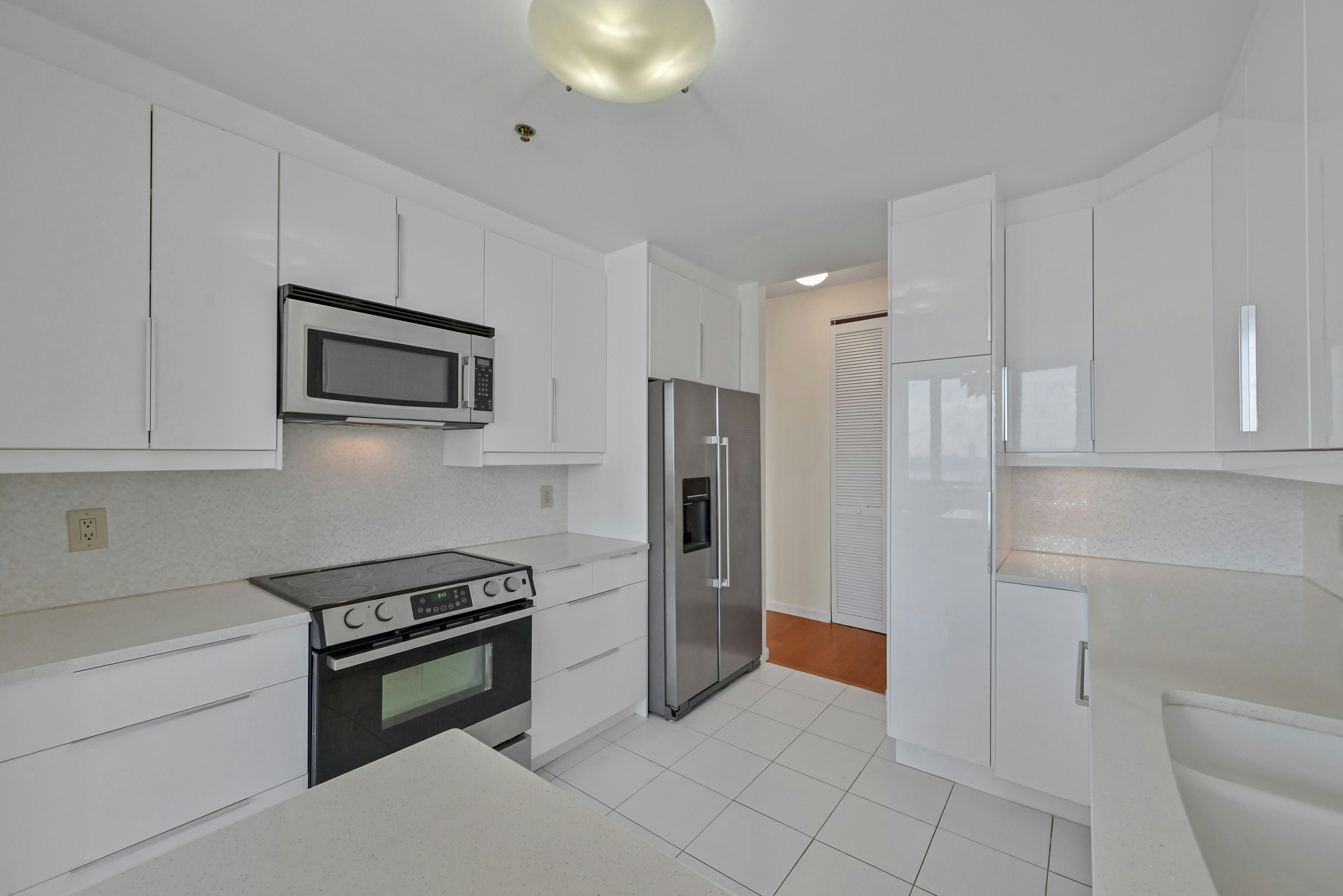 100 Carlyle Drive 5L-N
