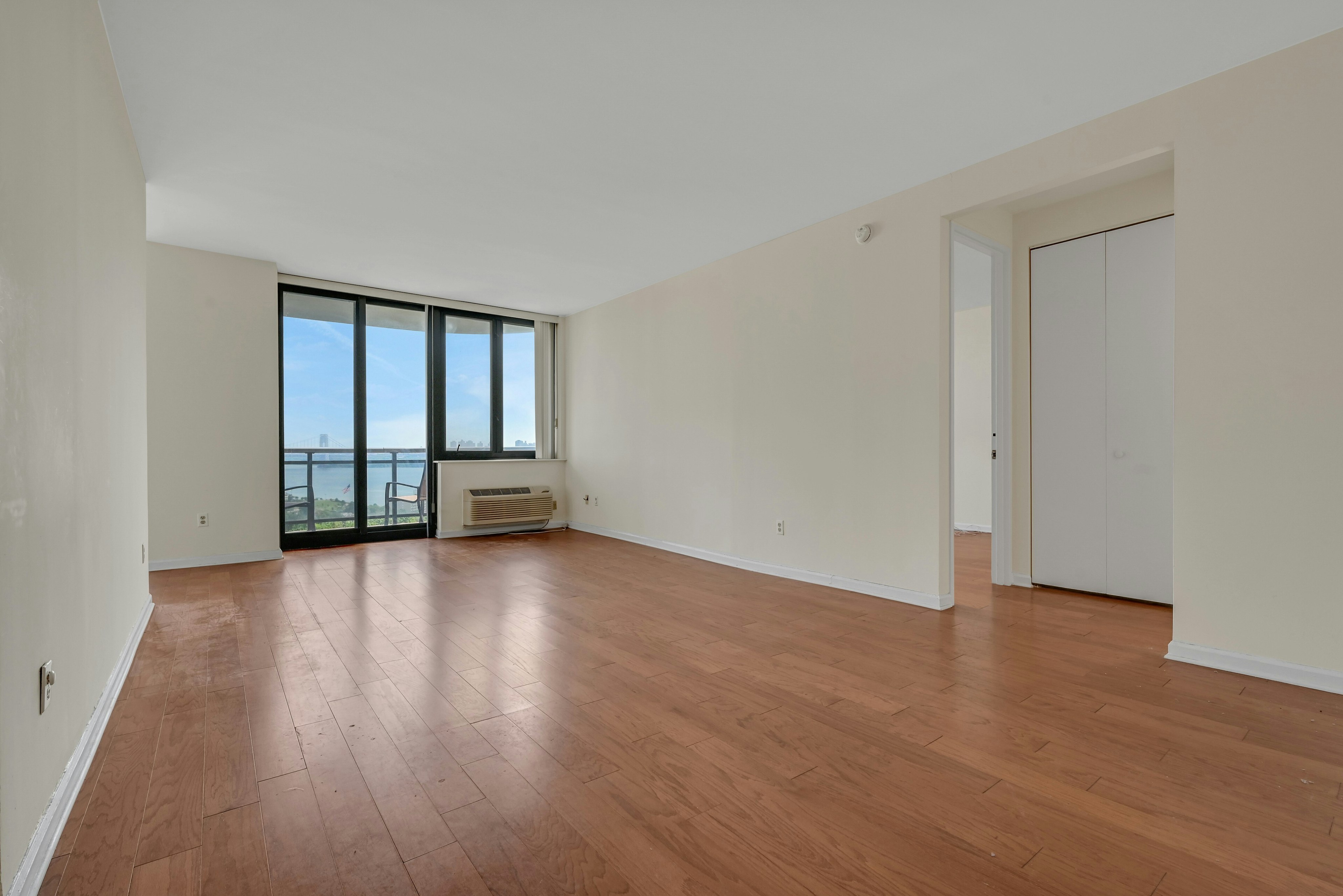100 Carlyle Drive 5L-N