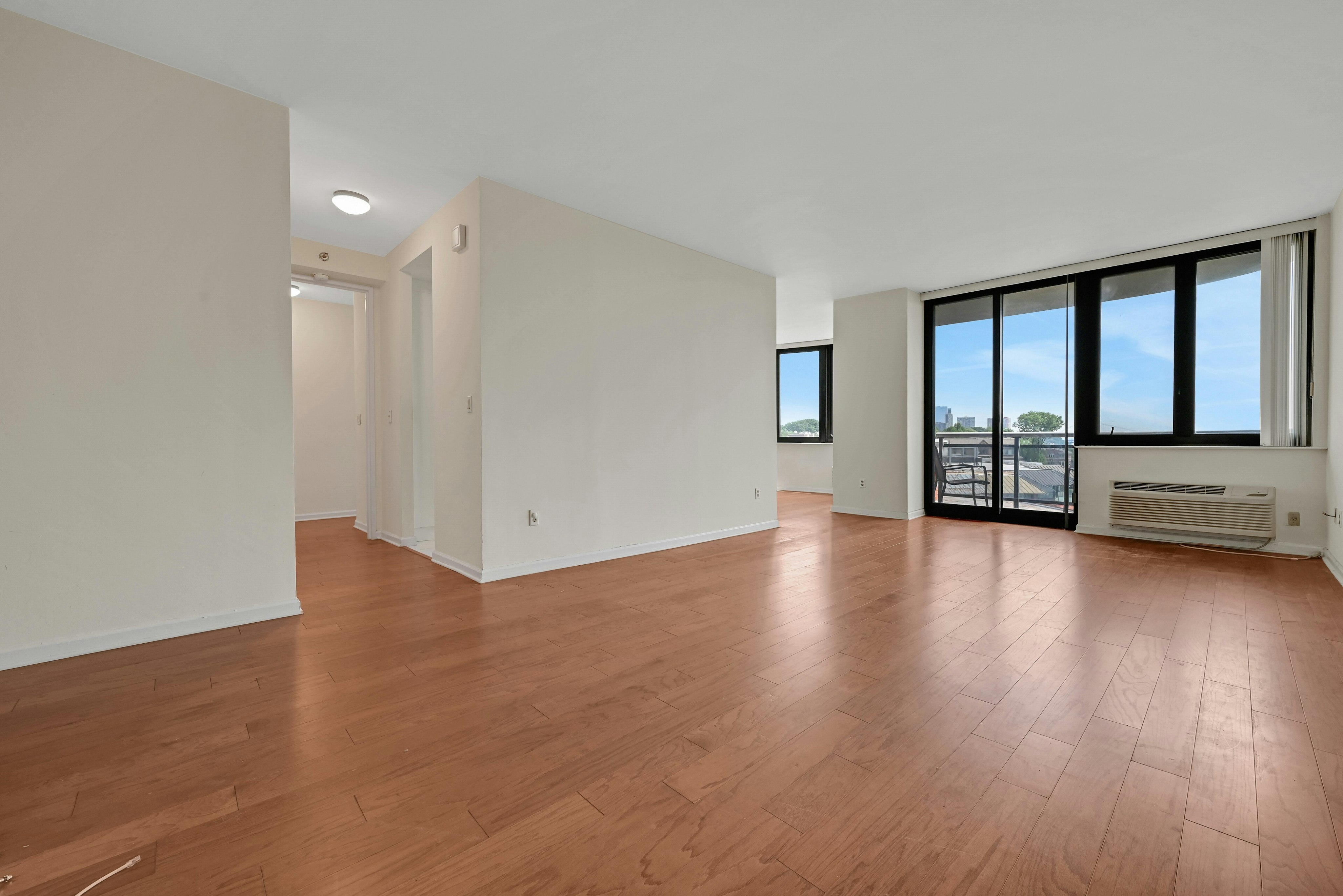100 Carlyle Drive 5L-N