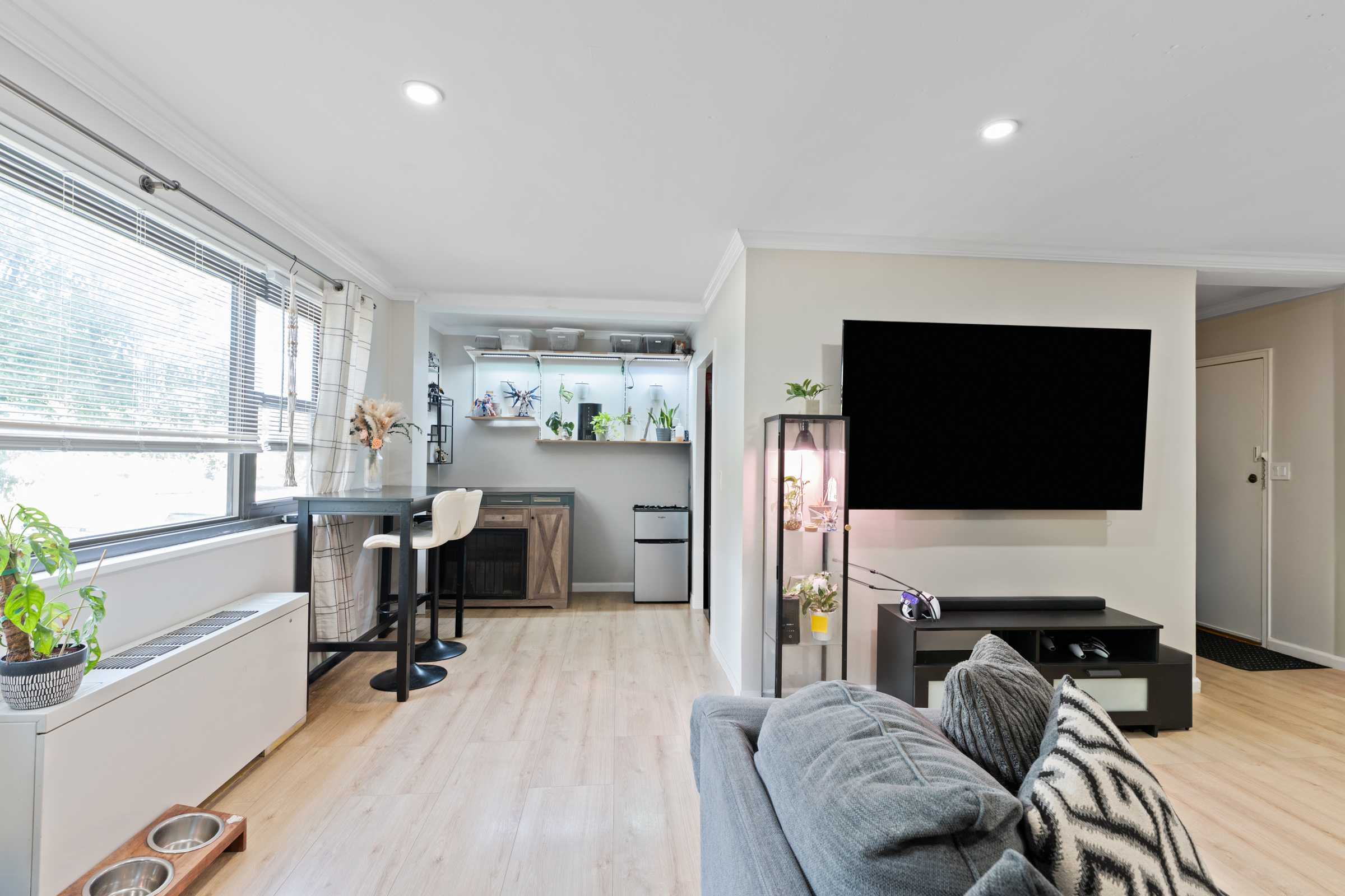 25 Grand Avenue 