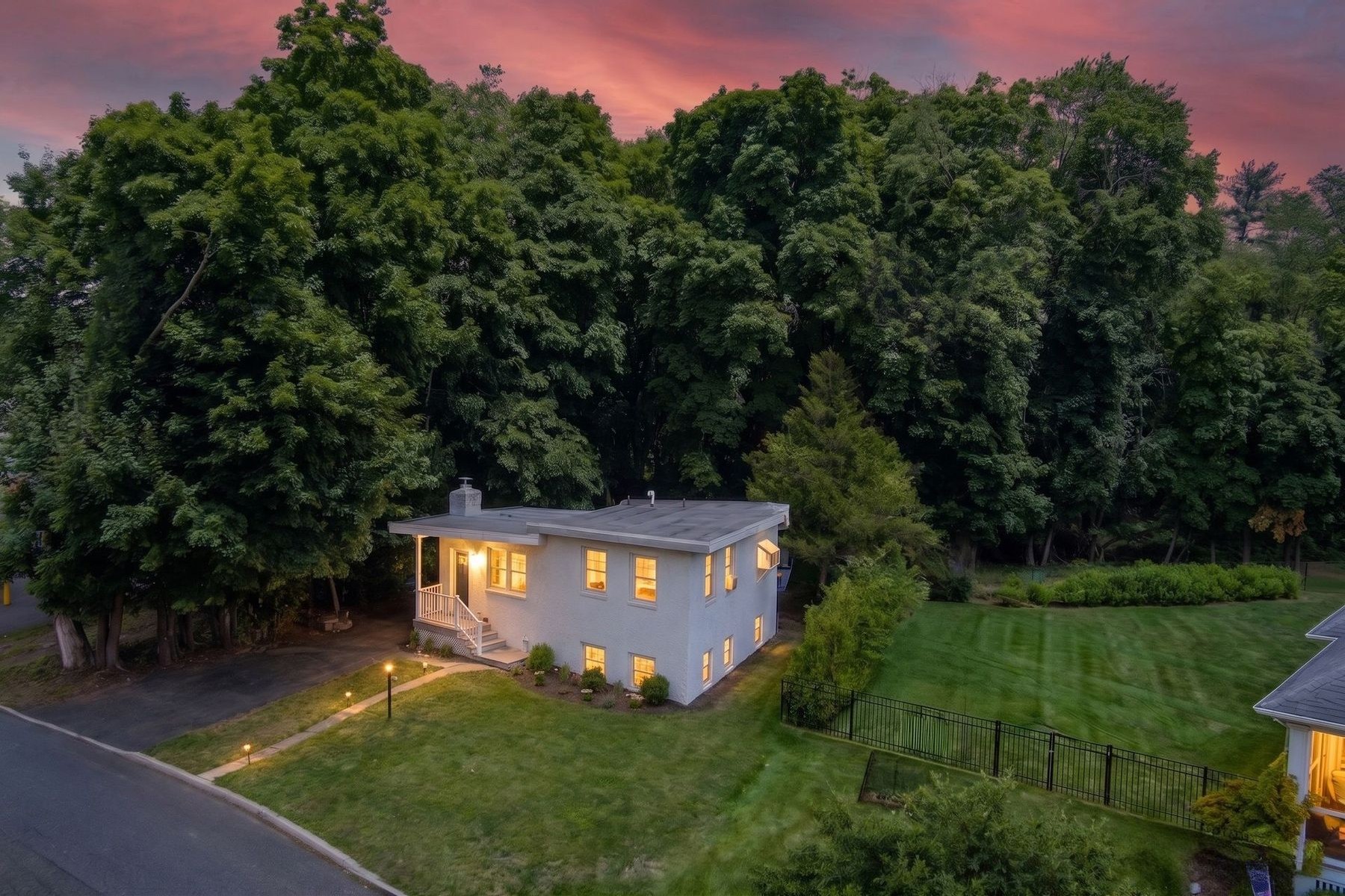 211 Lakeview Drive 
