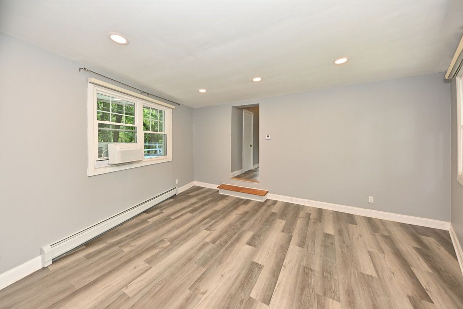 211 Lakeview Drive 