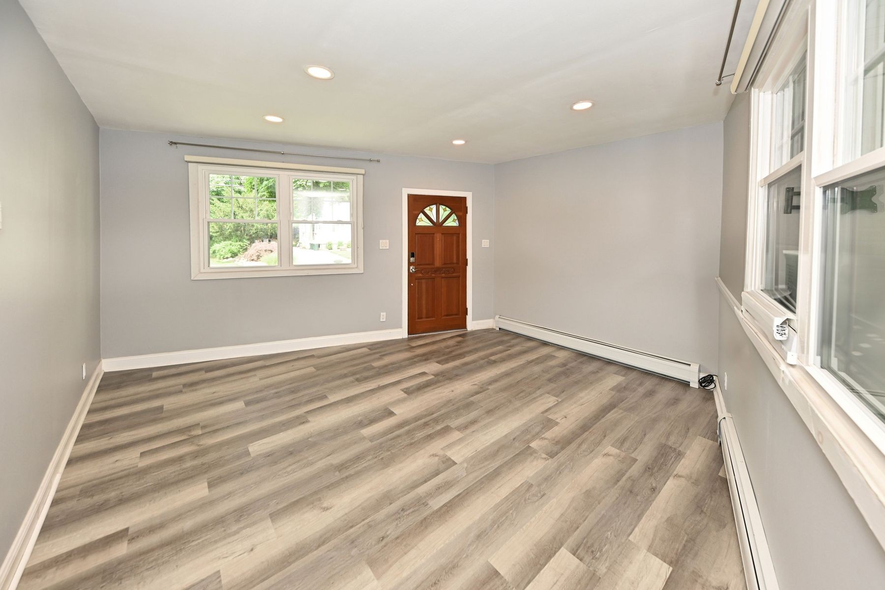211 Lakeview Drive 