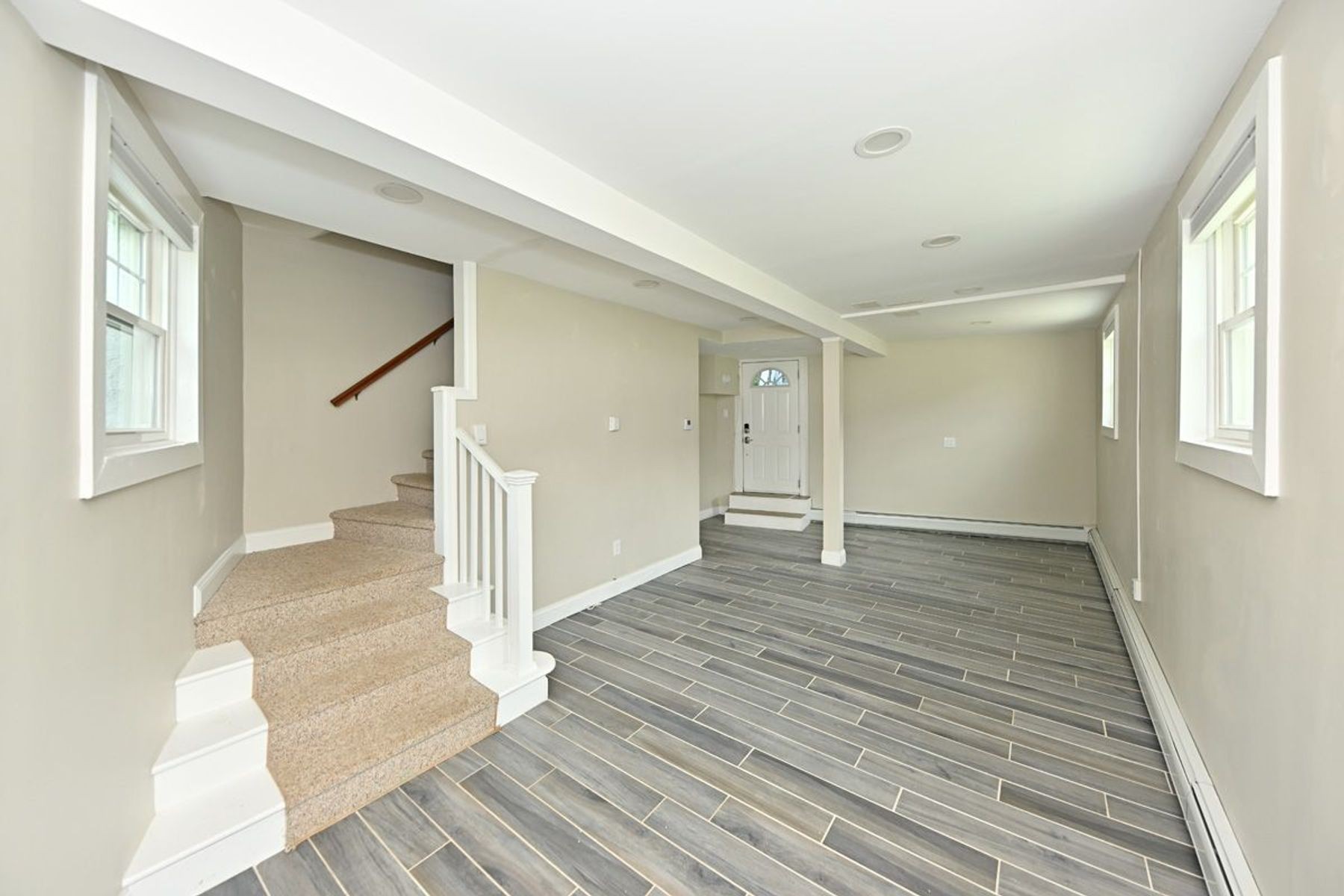 211 Lakeview Drive 