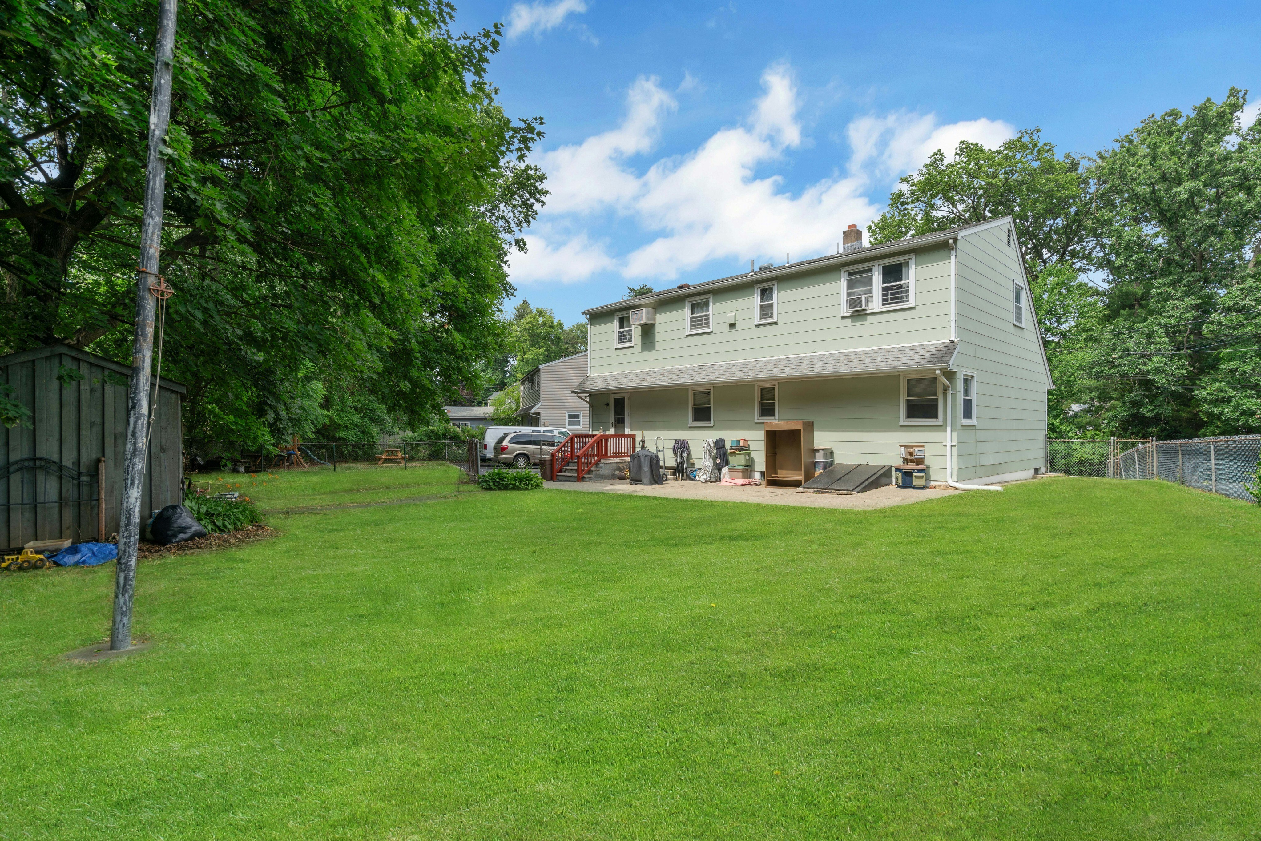 4 Royal Avenue 