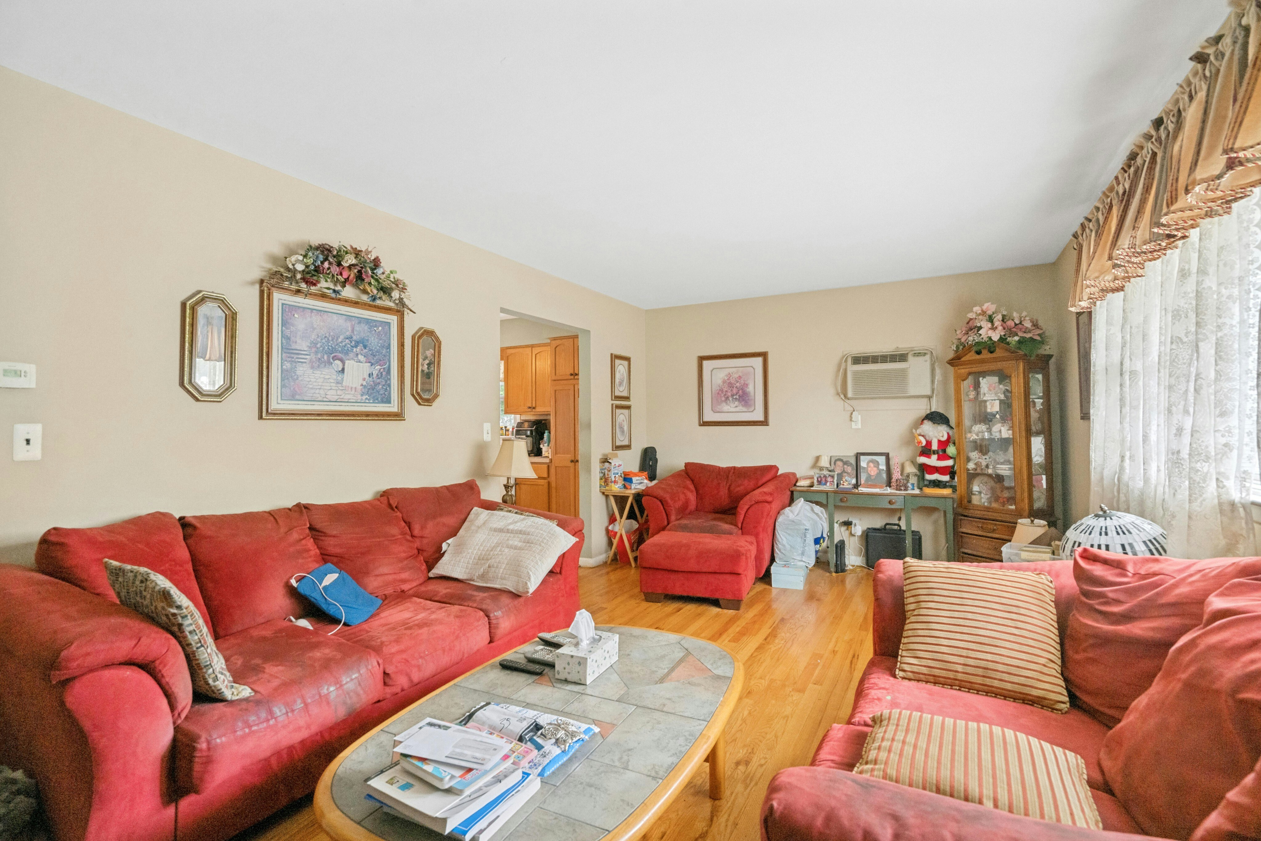 4 Royal Avenue 