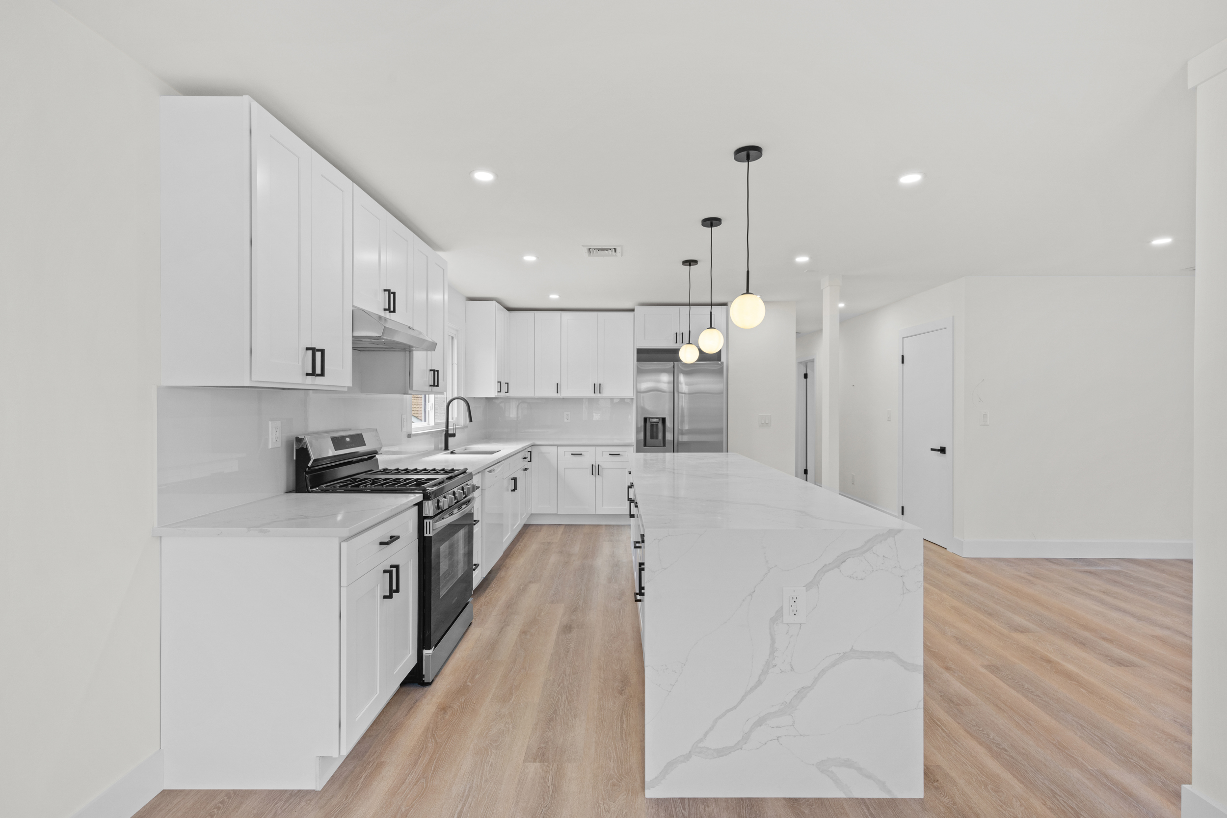 302 E Harriet Unit# B