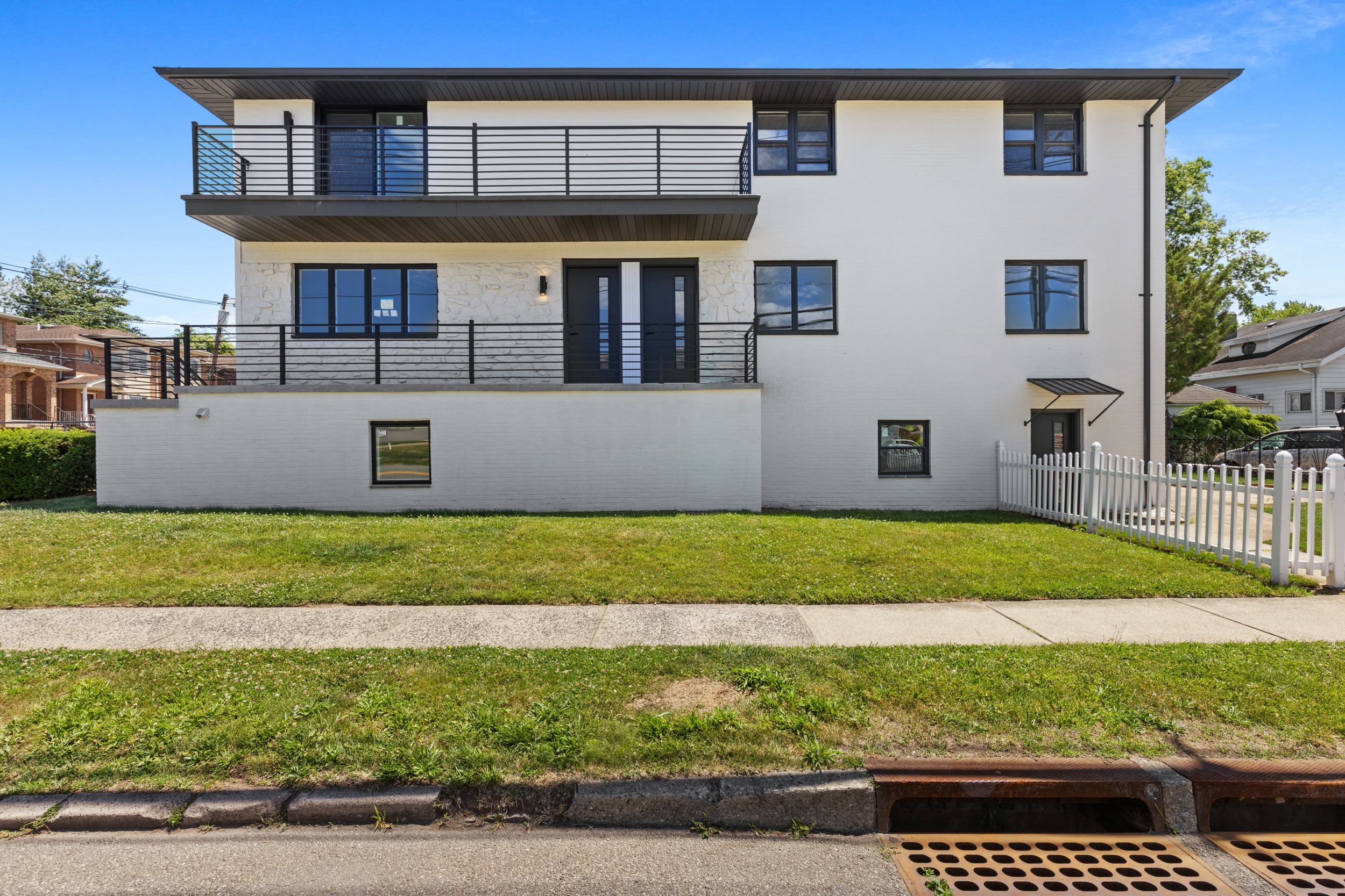 302 E Harriet Unit# B
