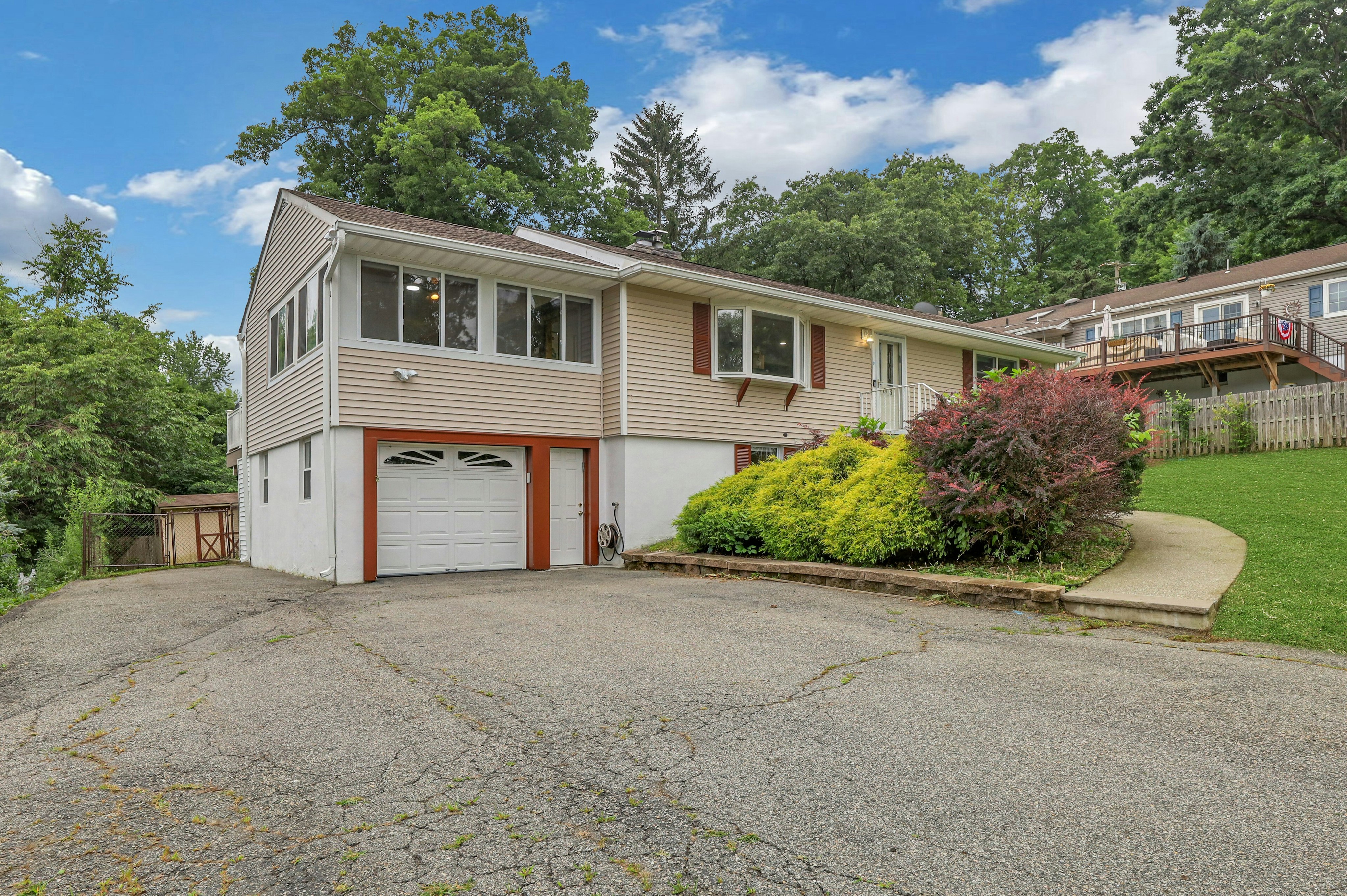 406 High Crest Drive 