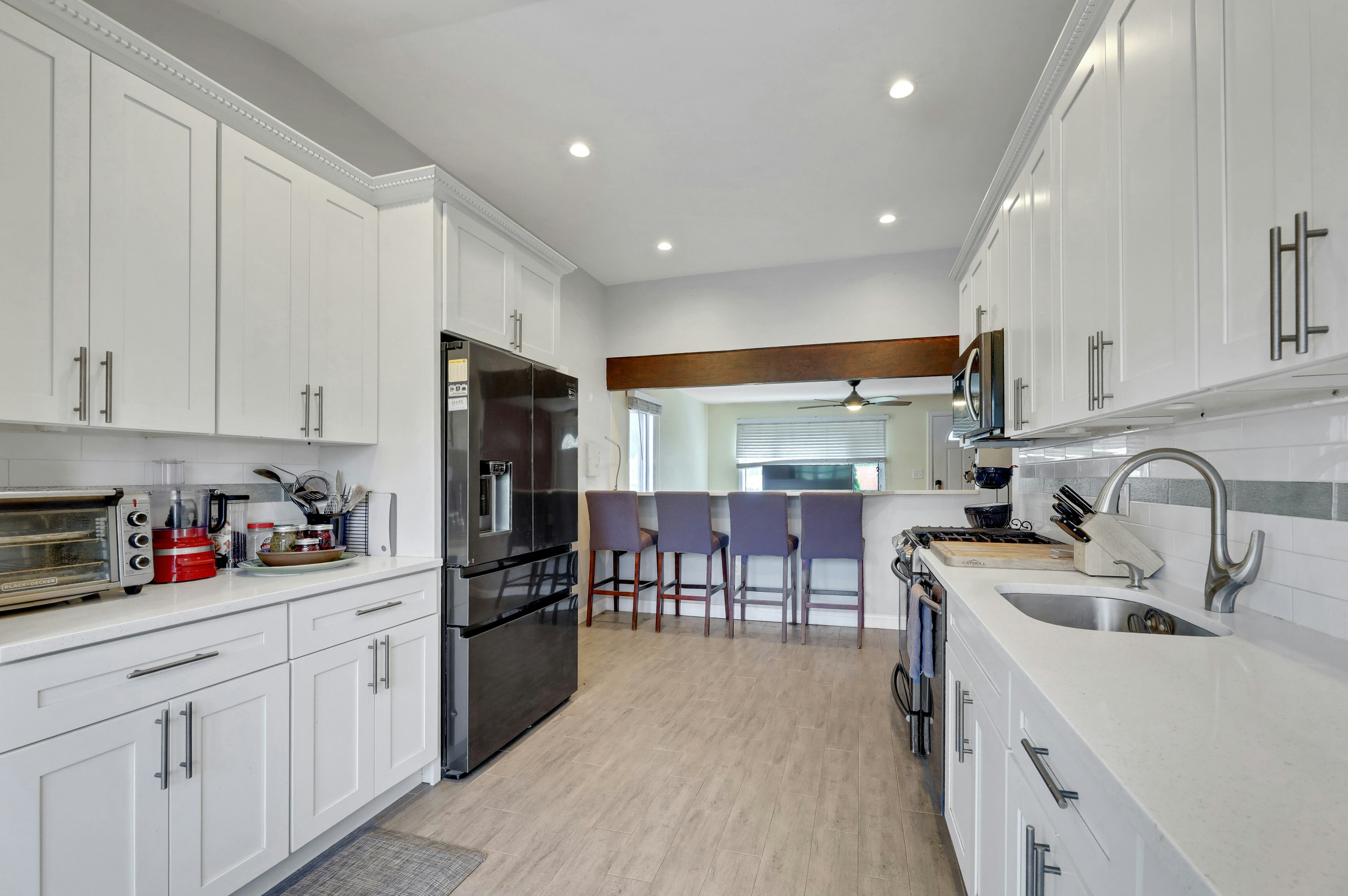 16 Boulevard Ave. 