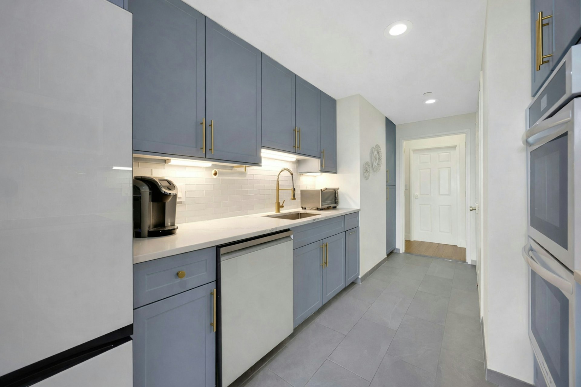 900 Palisade Avenue #17C