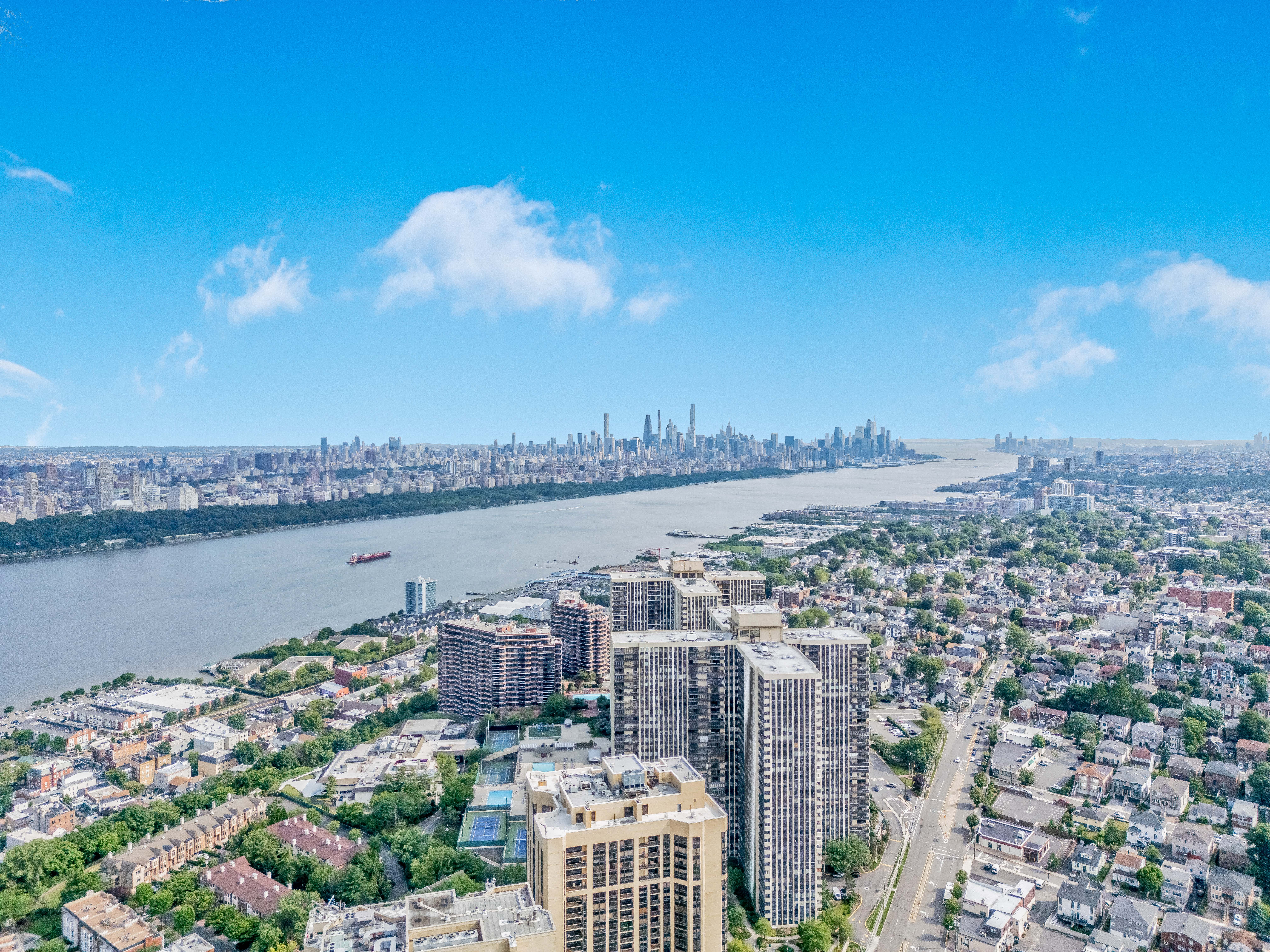 900 Palisade Avenue #17C