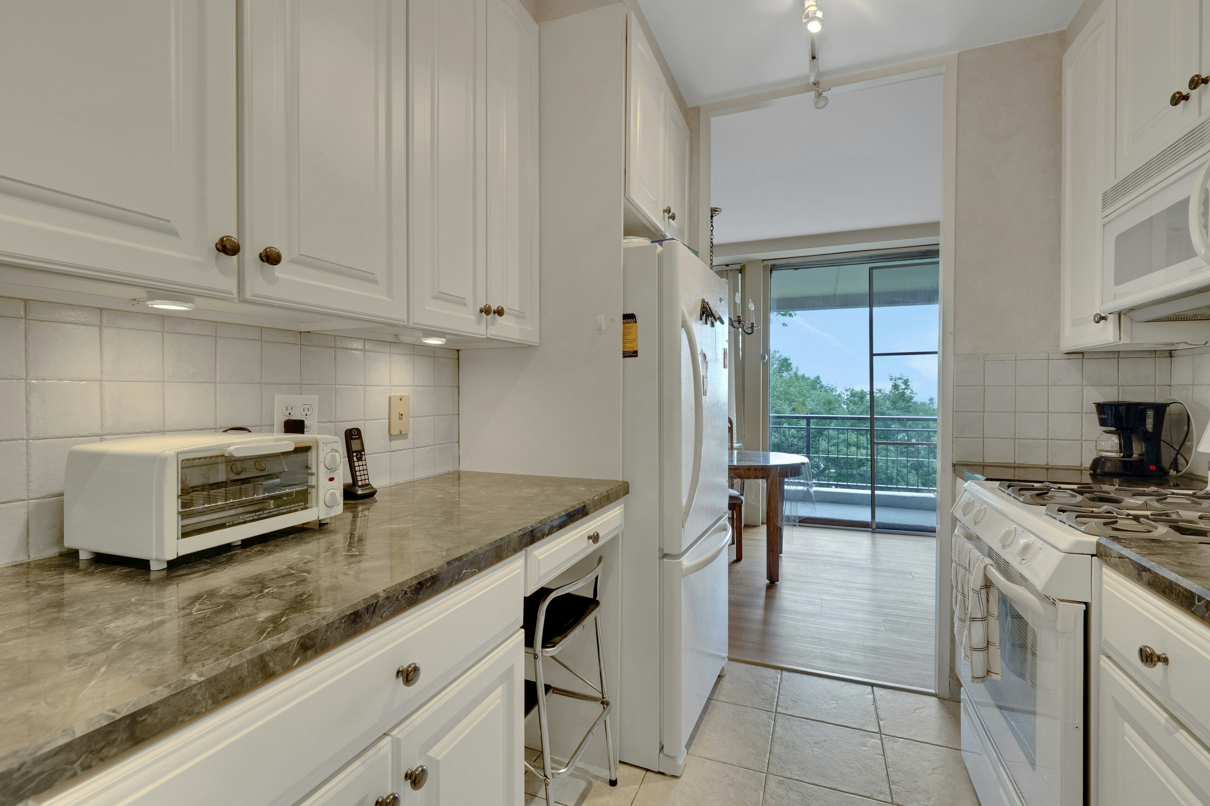 1 Horizon Road #408