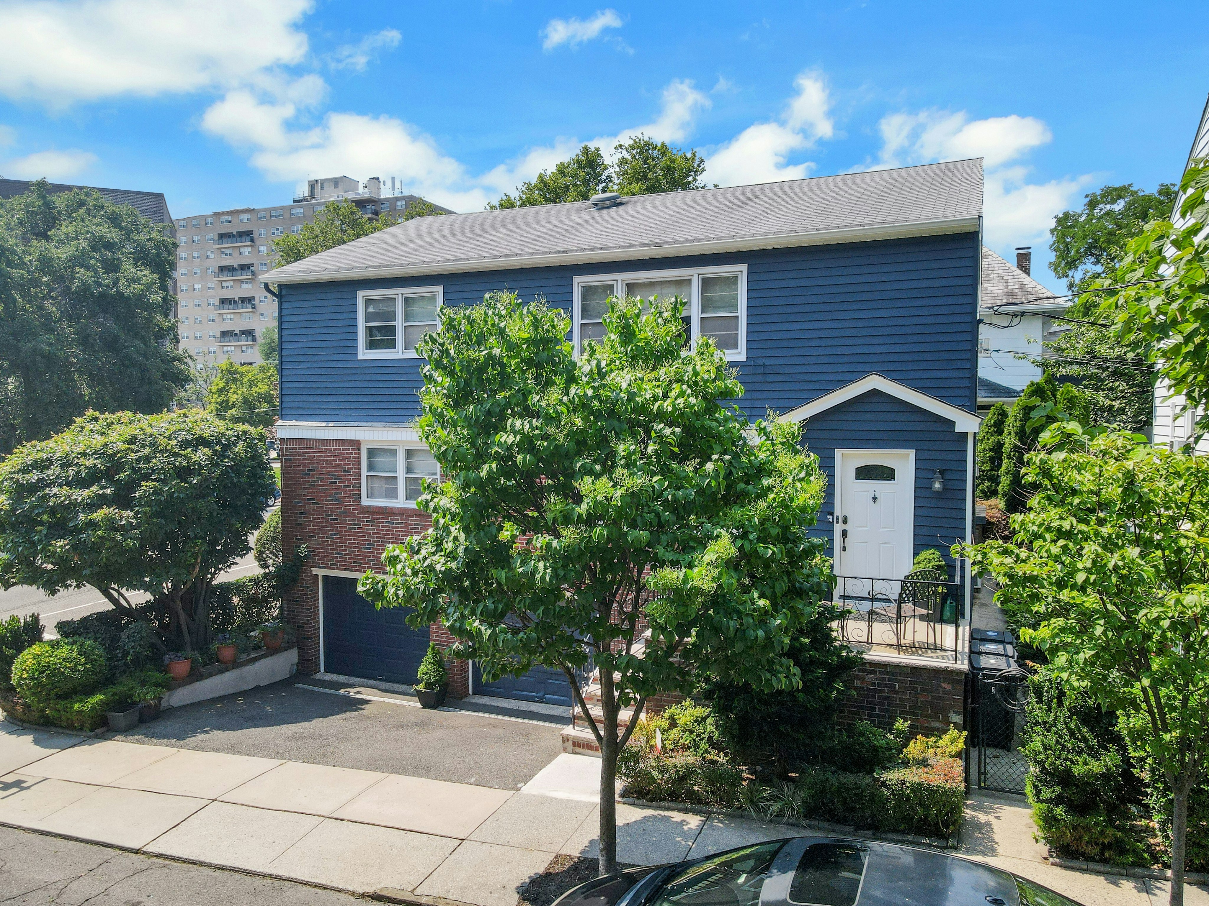 27 73rd Street 
