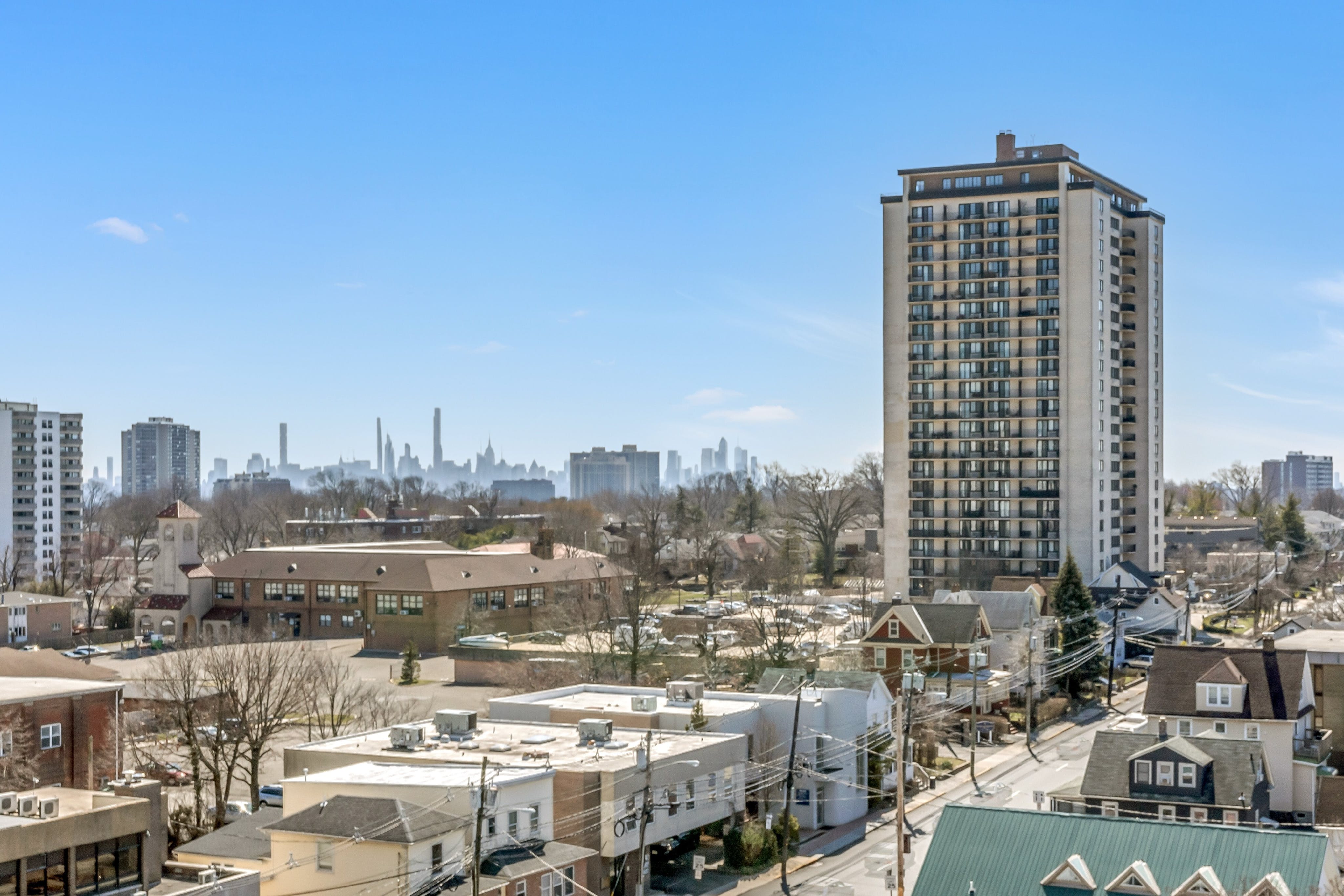 2000 Linwood Unit# 9J