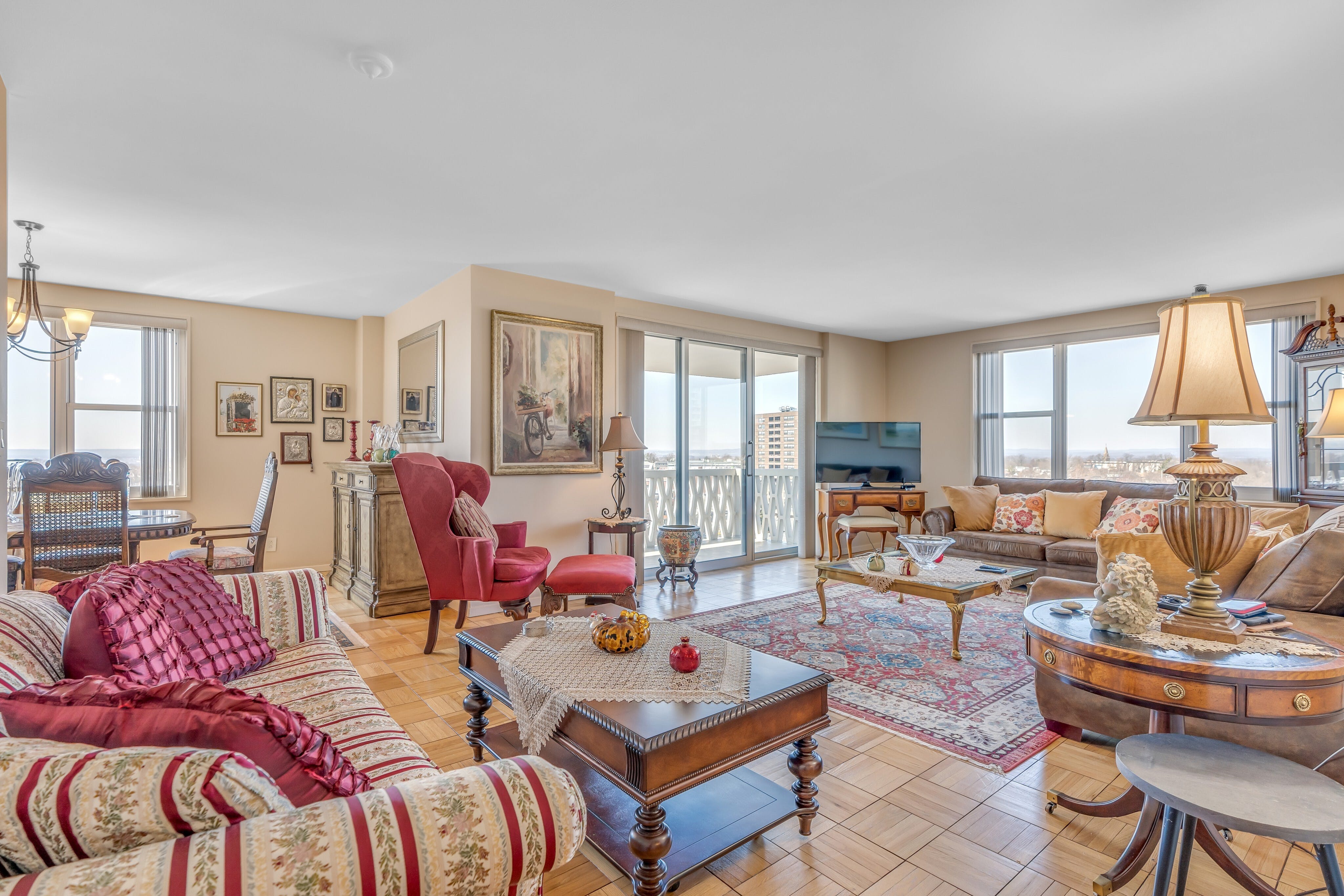 2000 Linwood Unit# 9J
