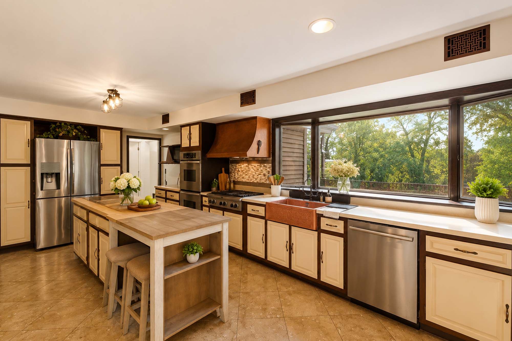 933 River Road 