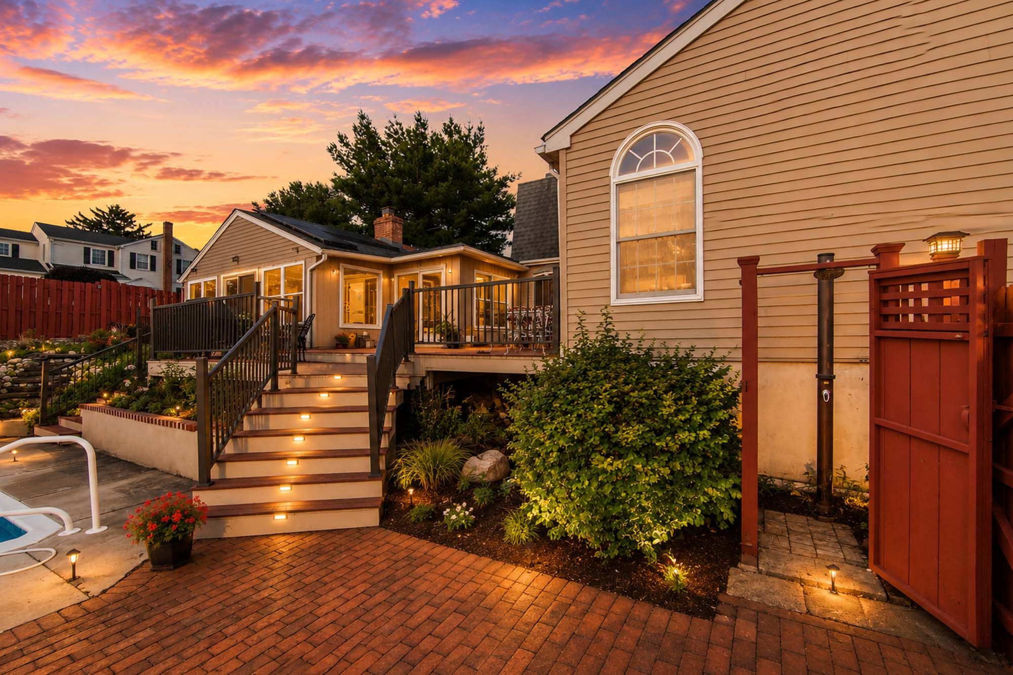 933 River Road 